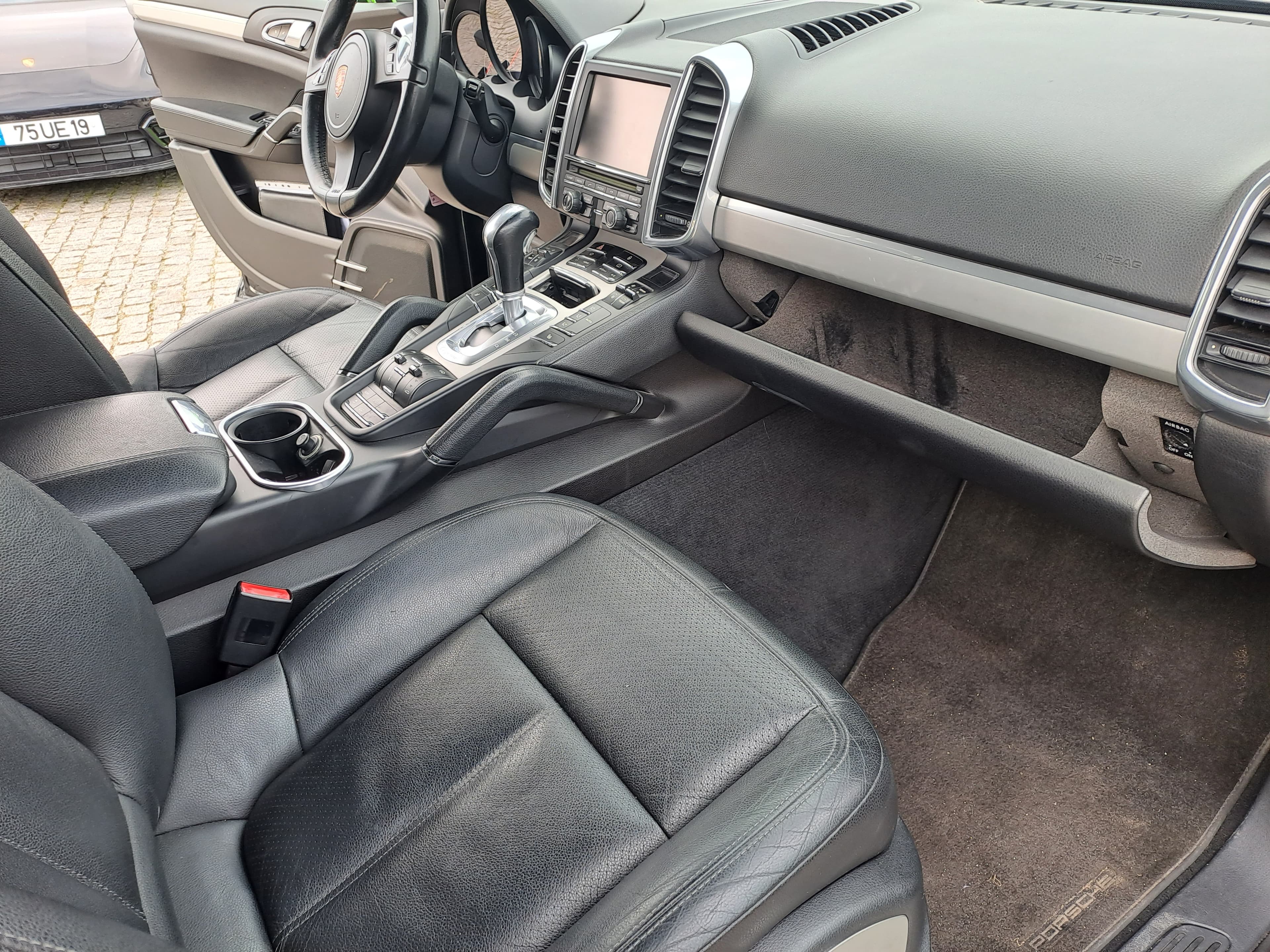 Porsche Cayenne 3.0 V6 · Ano 2012 — image 29