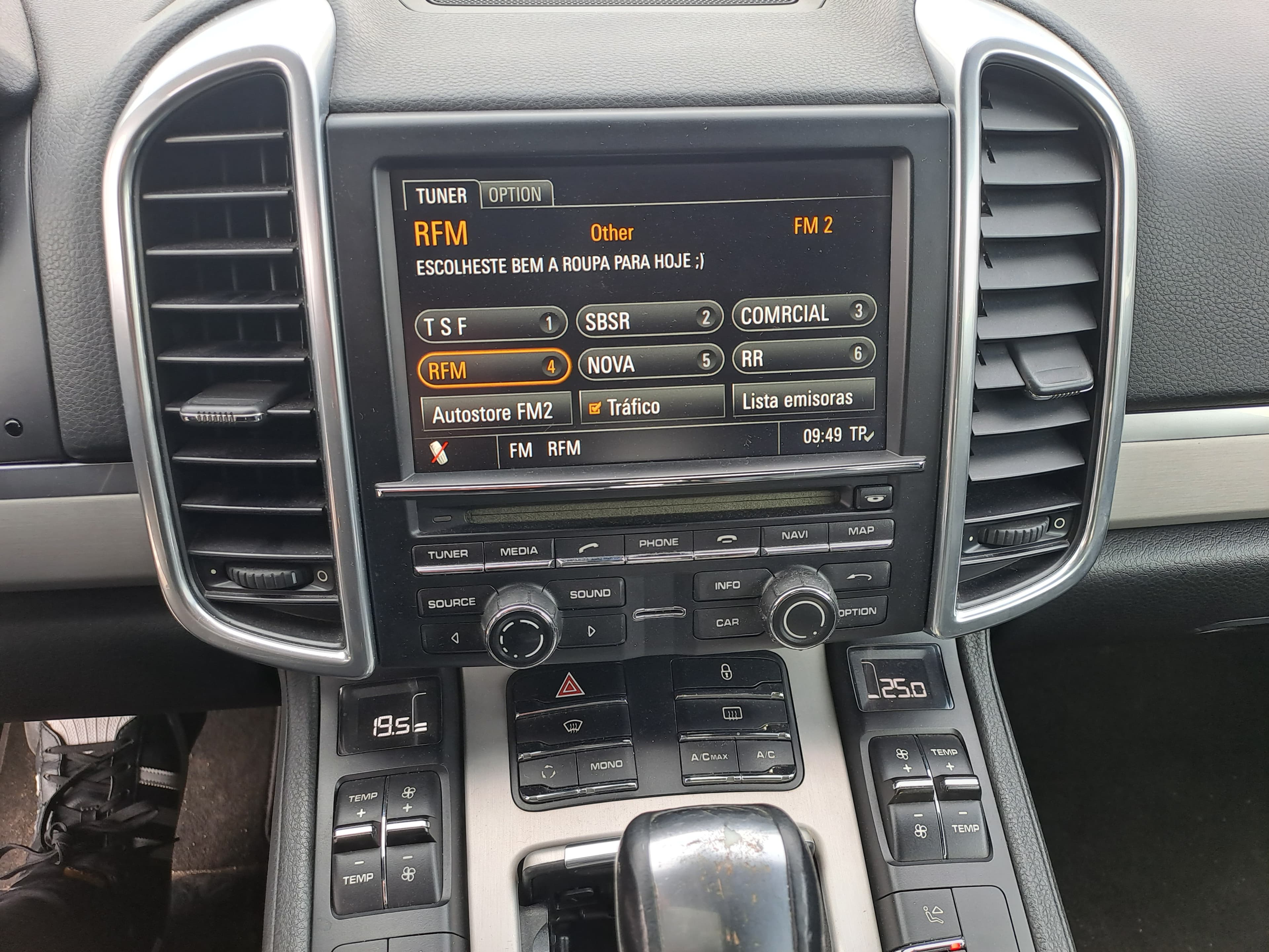 Porsche Cayenne 3.0 V6 · Ano 2012 — image 31