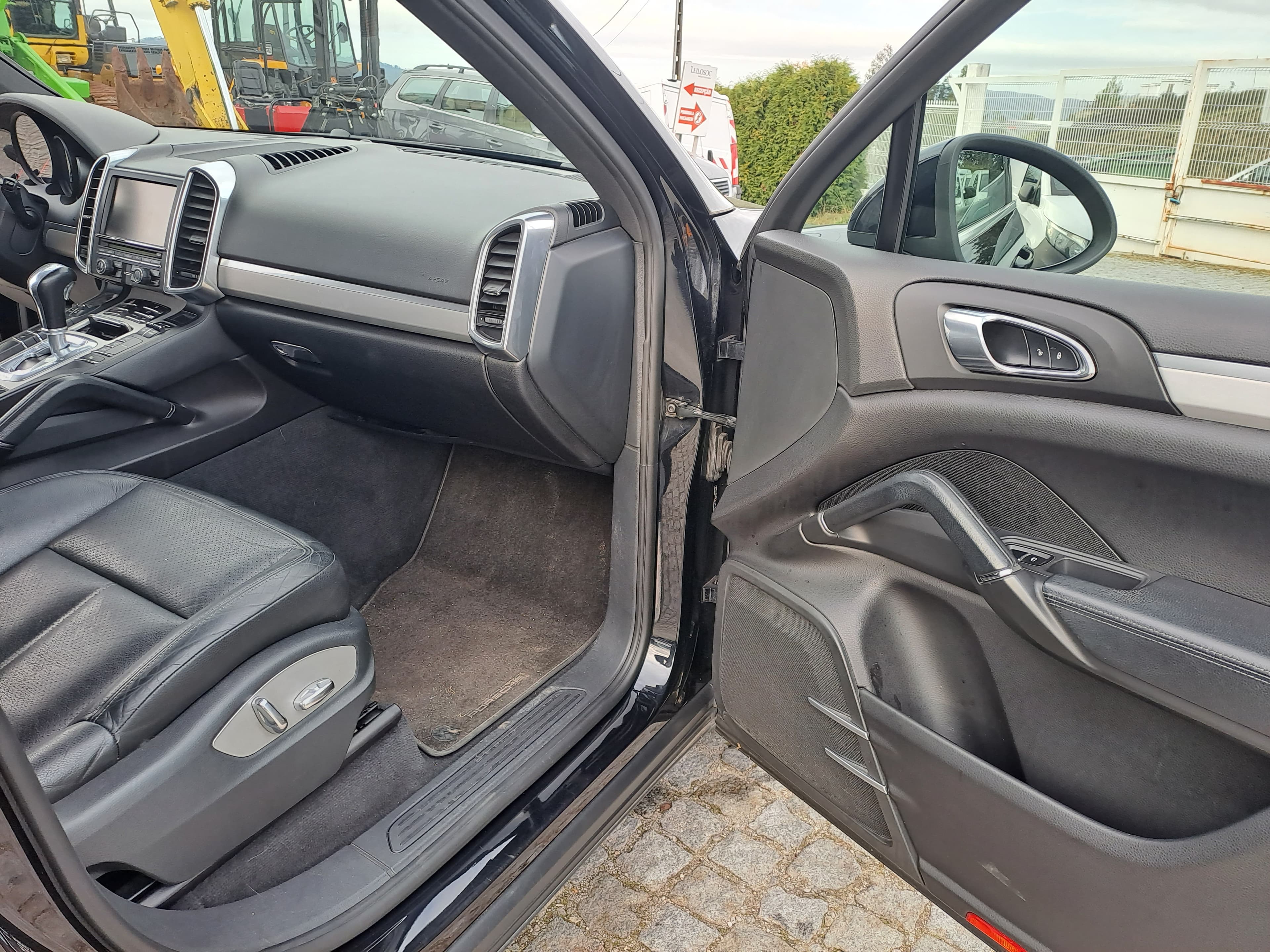 Porsche Cayenne 3.0 V6 · Ano 2012 — image 23