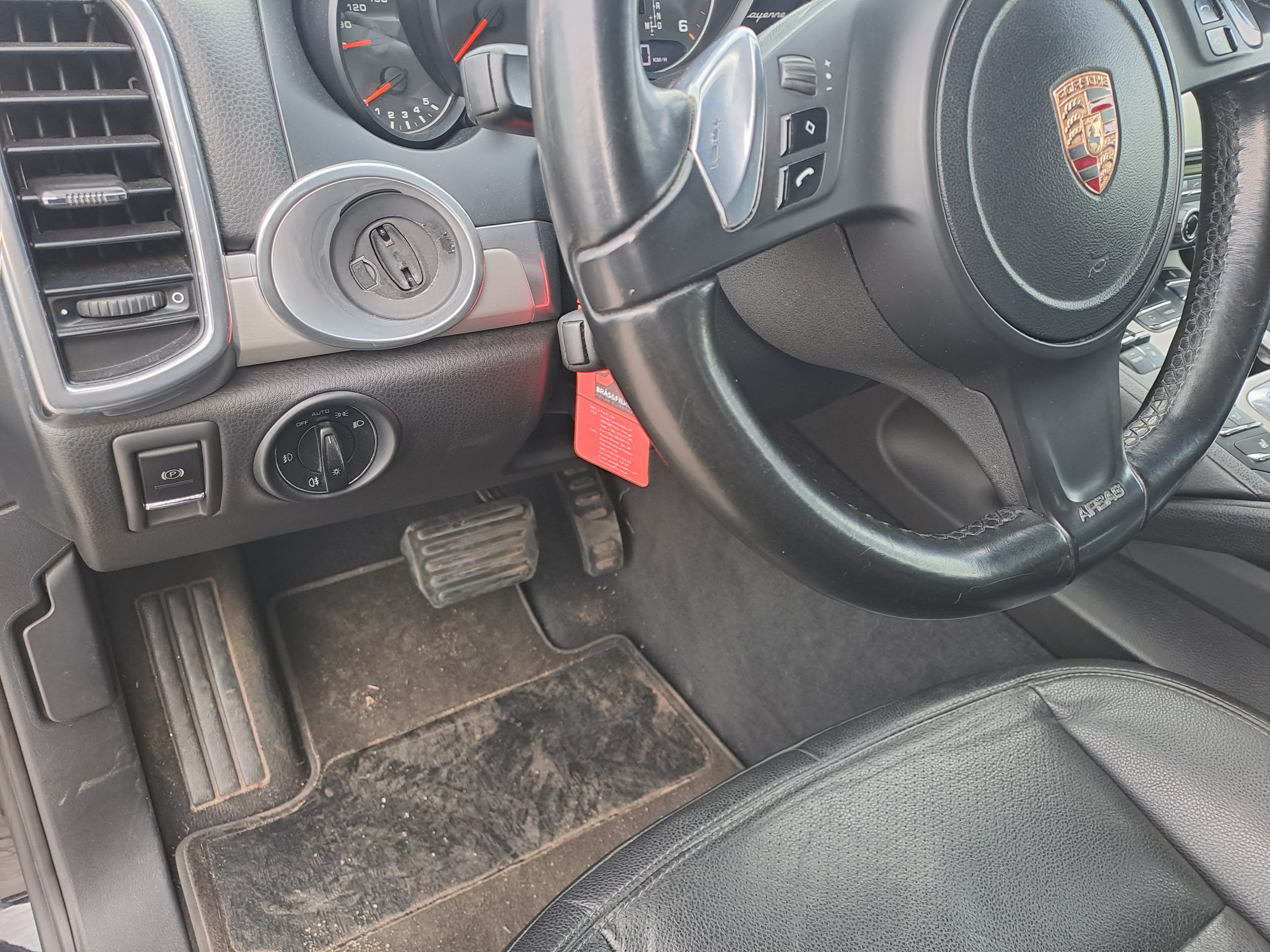 Porsche Cayenne 3.0 V6 · Ano 2012 — image 30