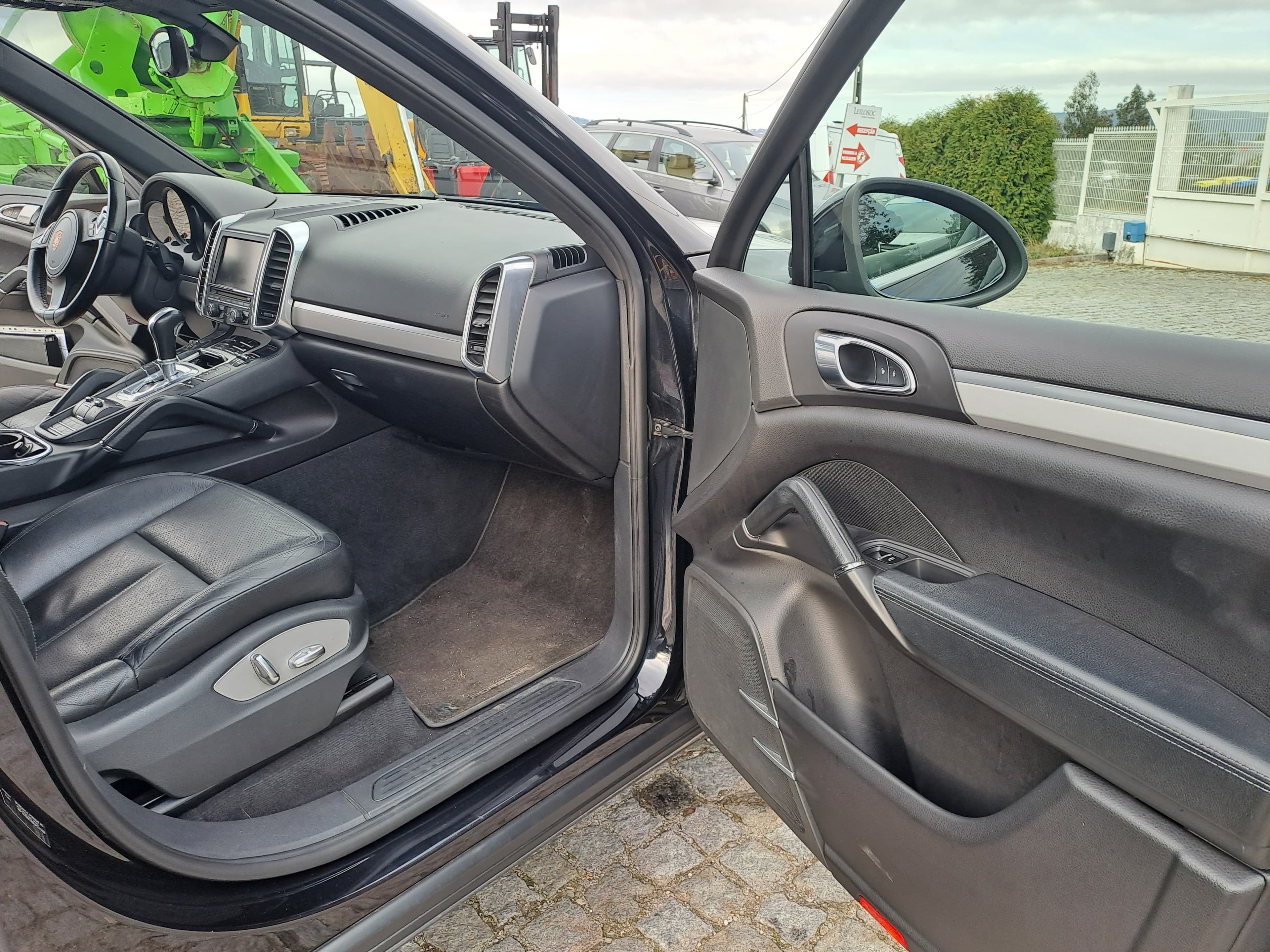 Porsche Cayenne 3.0 V6 · Ano 2012 — image 22