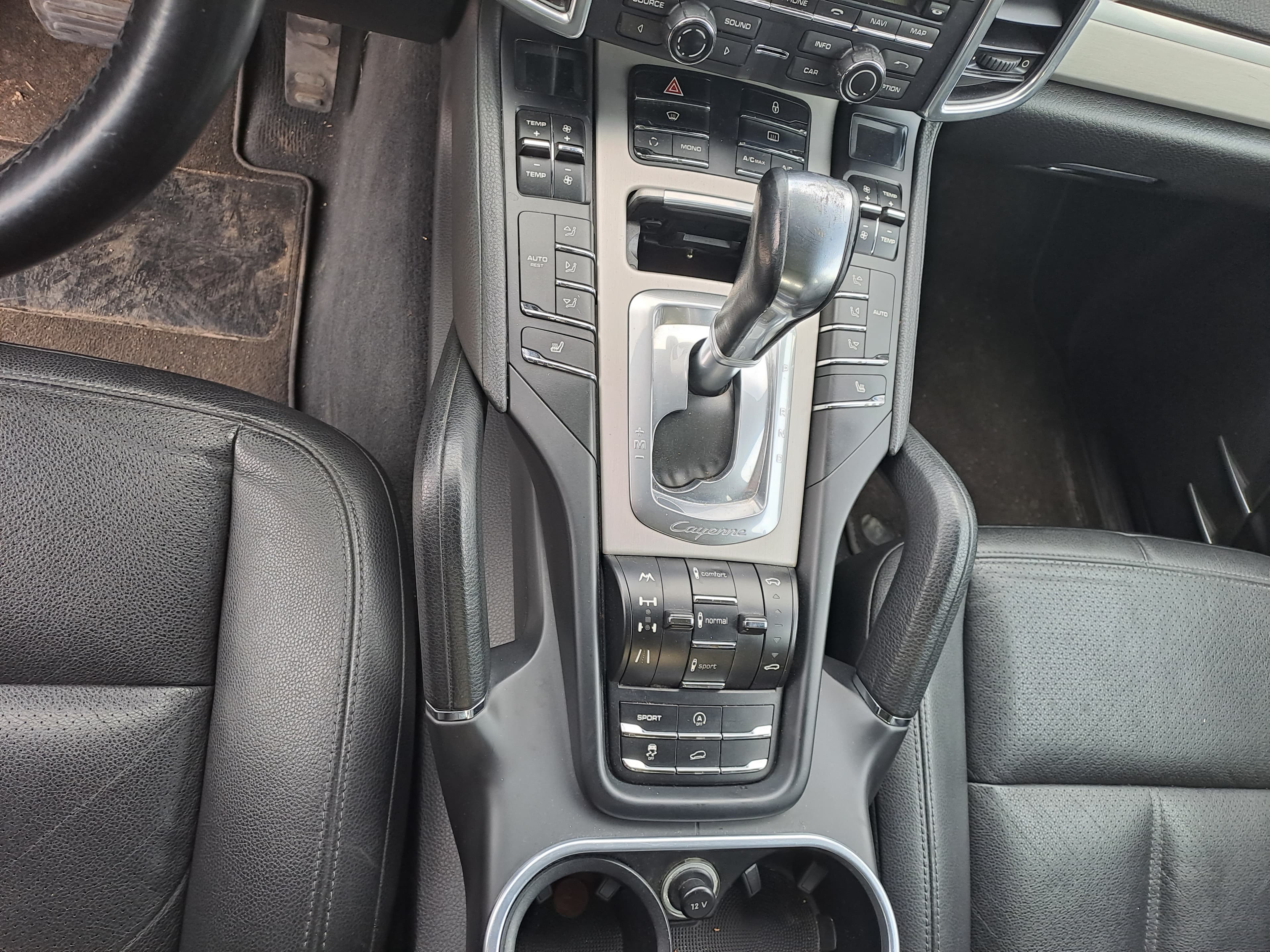 Porsche Cayenne 3.0 V6 · Ano 2012 — image 25