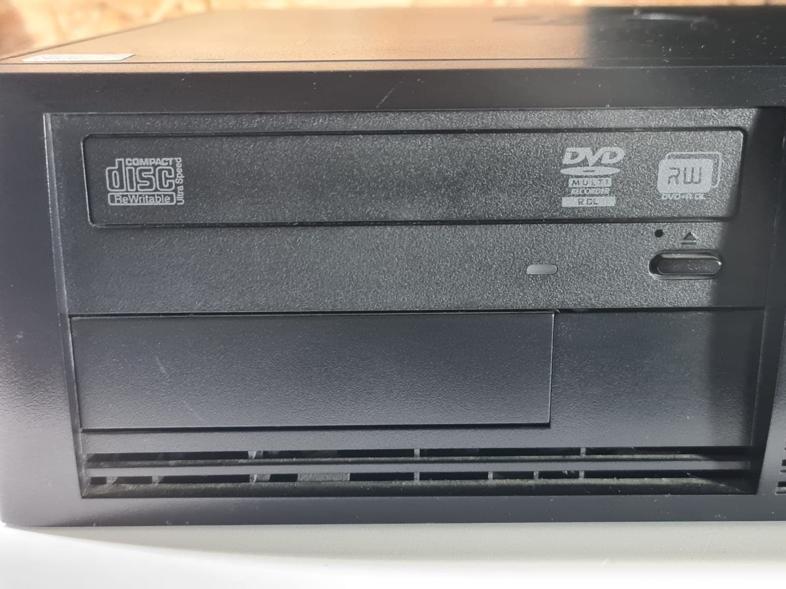 Computador HP Compaq Pro 4300 SFF — imagen 12