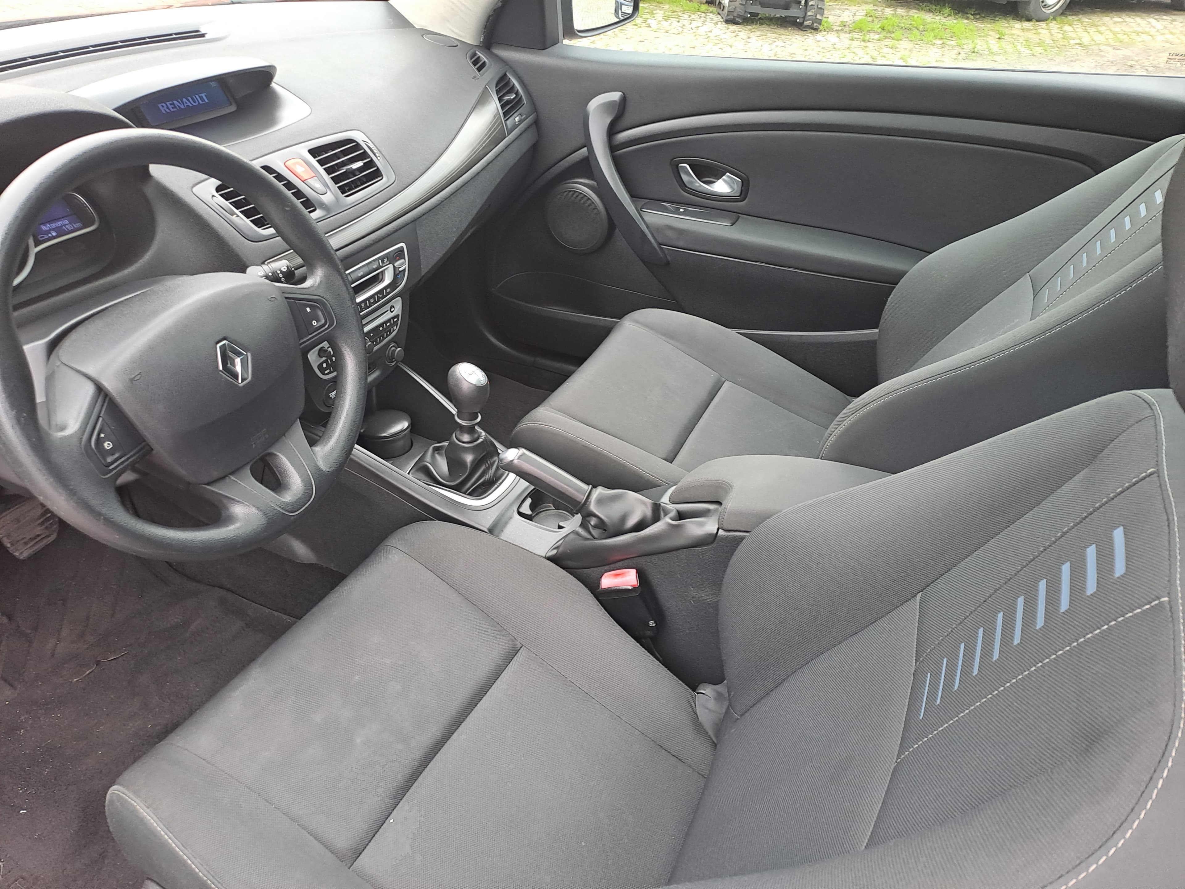 Renault Mégane DCI · Ano 2010 — imagem 27