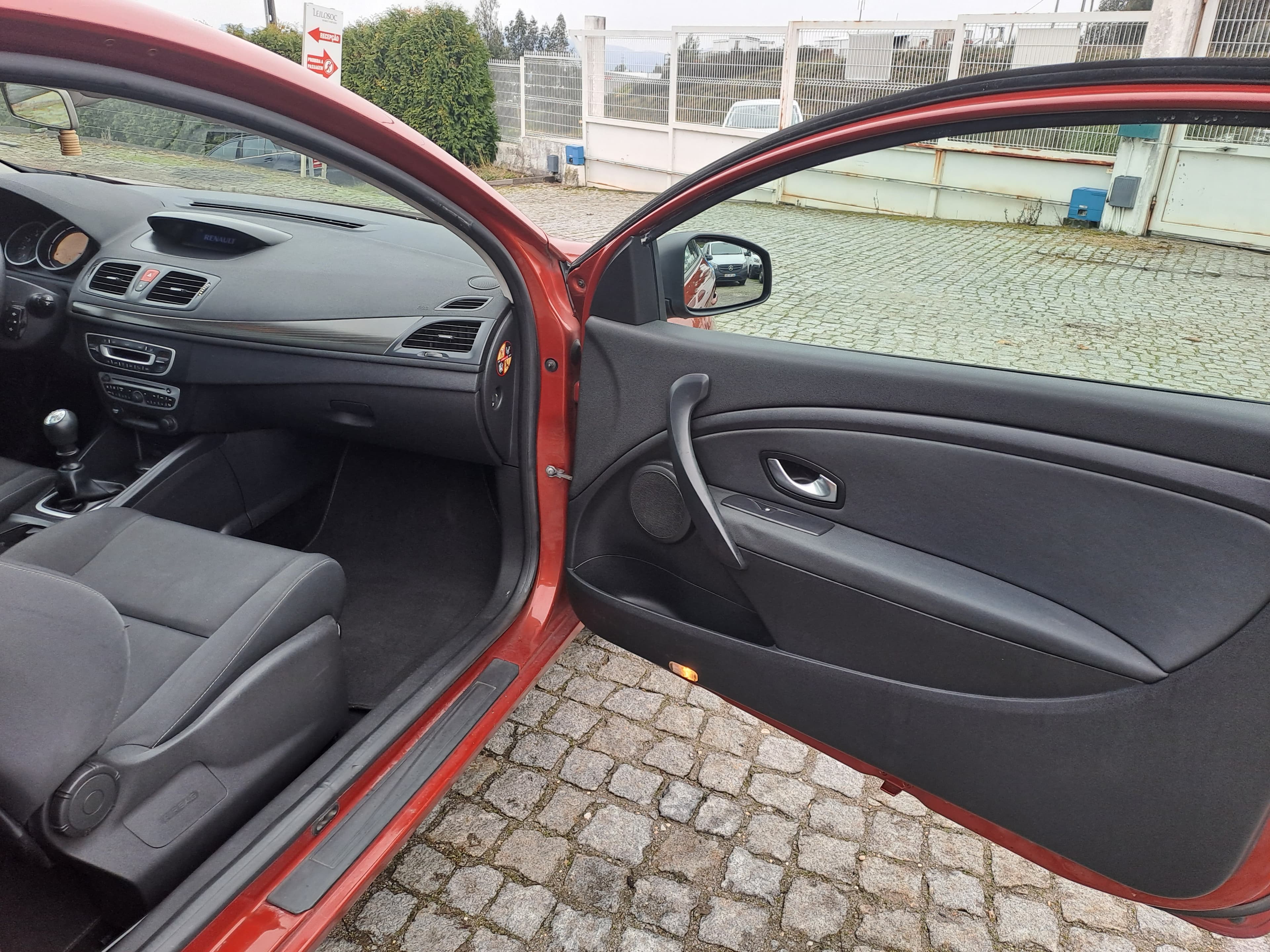 Renault Mégane DCI · Ano 2010 — imagem 16