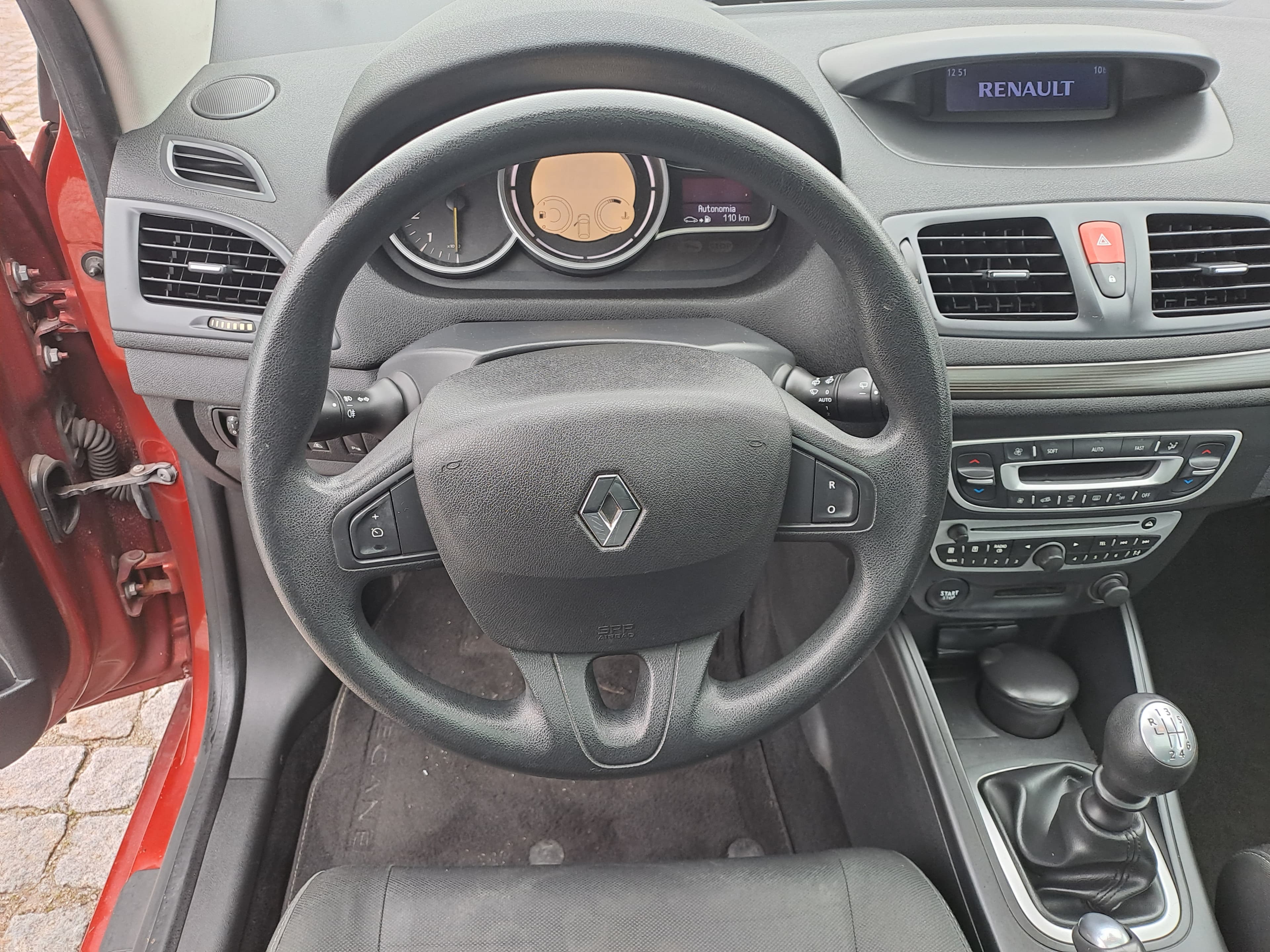 Renault Mégane DCI · Ano 2010 — imagem 28