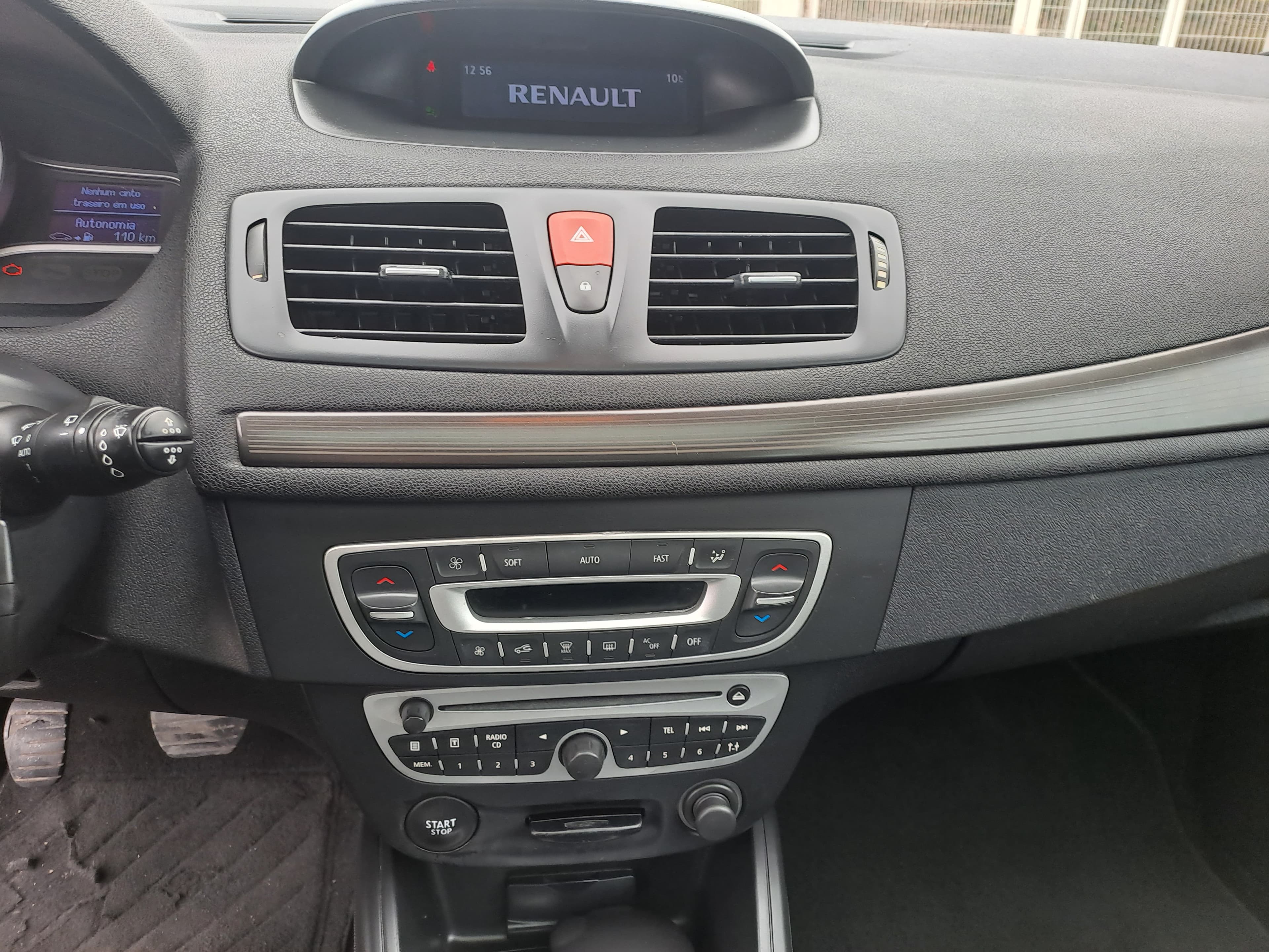 Renault Mégane DCI · Ano 2010 — imagem 32