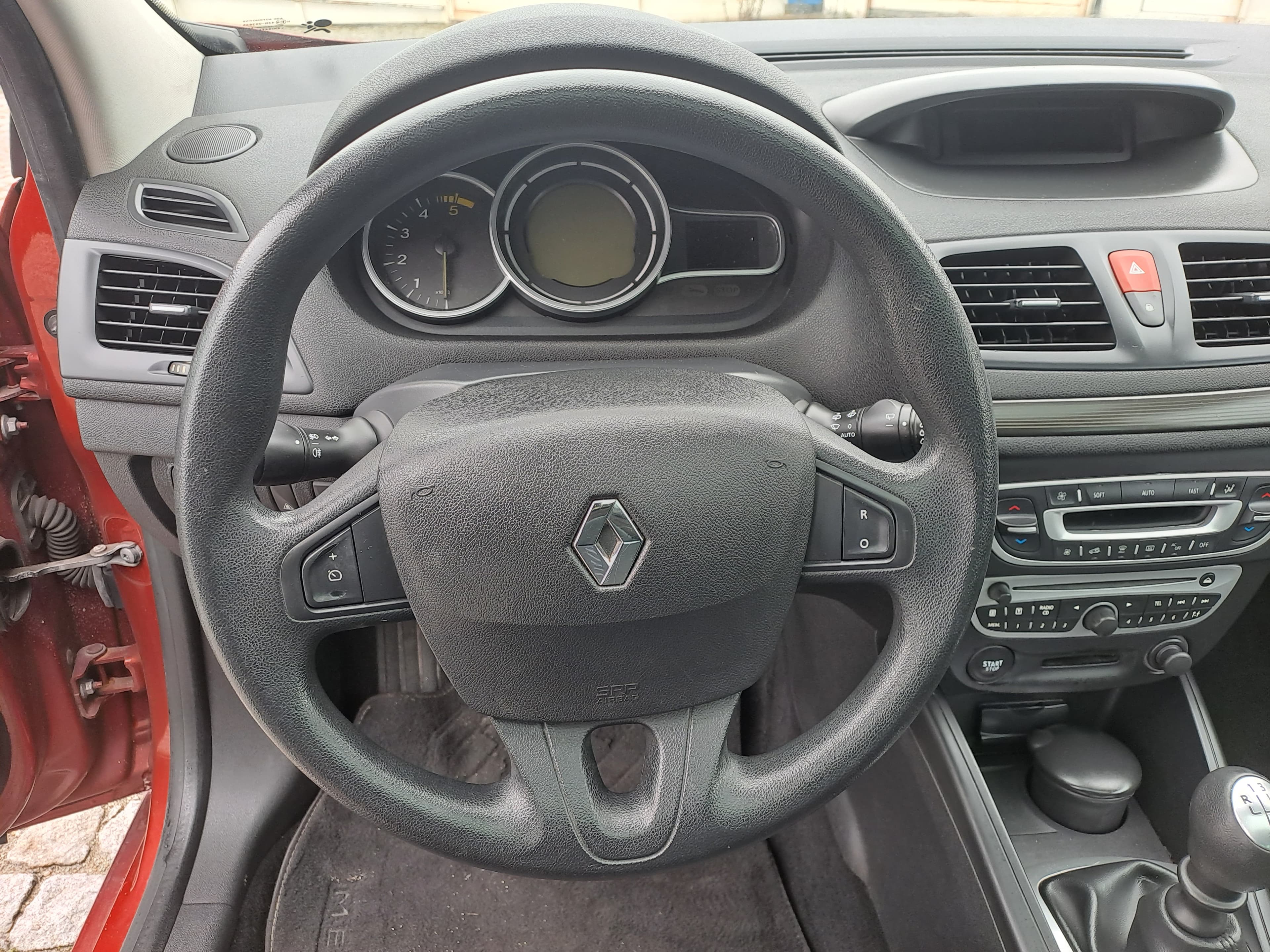 Renault Mégane DCI · Ano 2010 — imagem 36