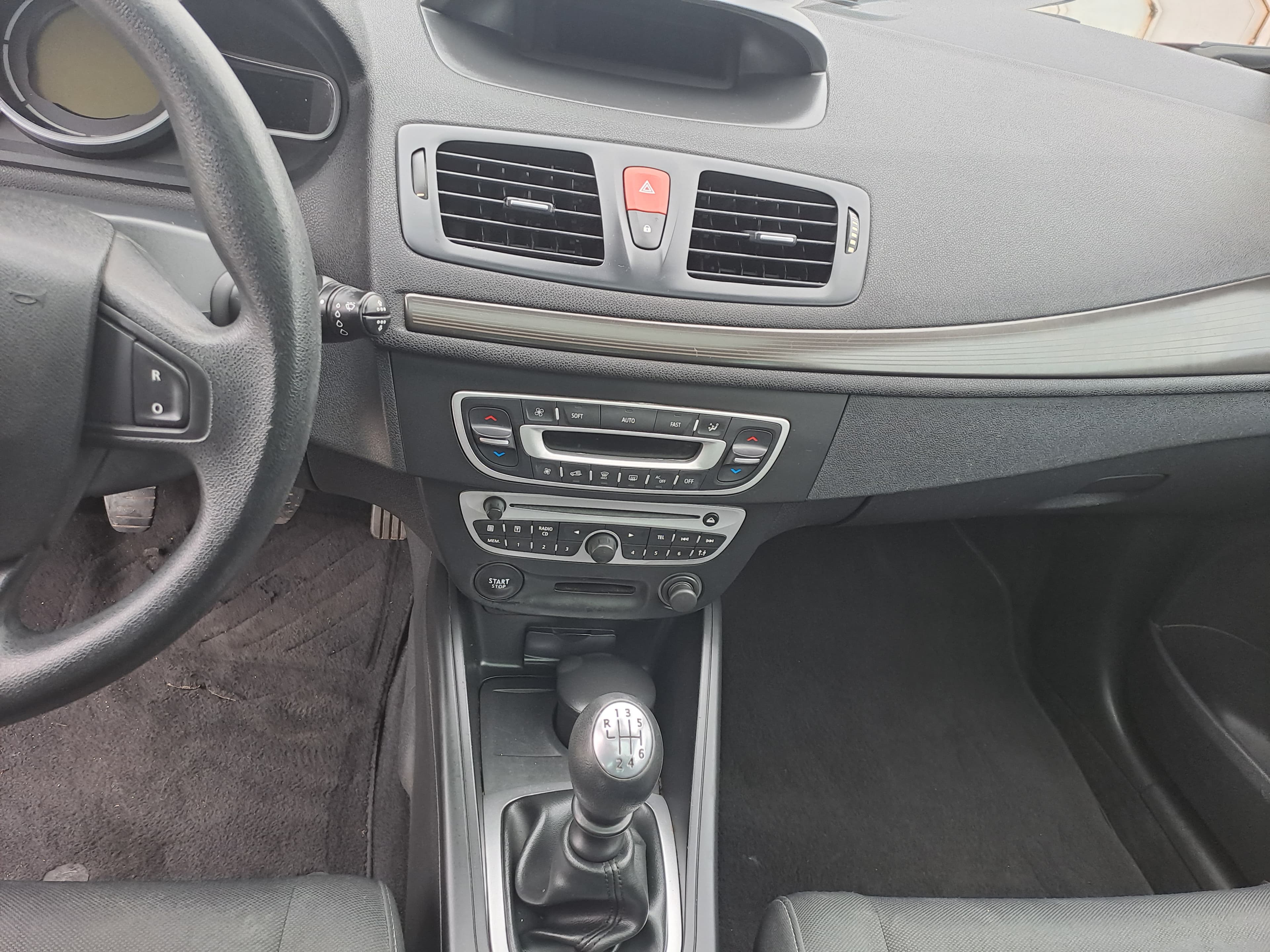 Renault Mégane DCI · Ano 2010 — imagem 29