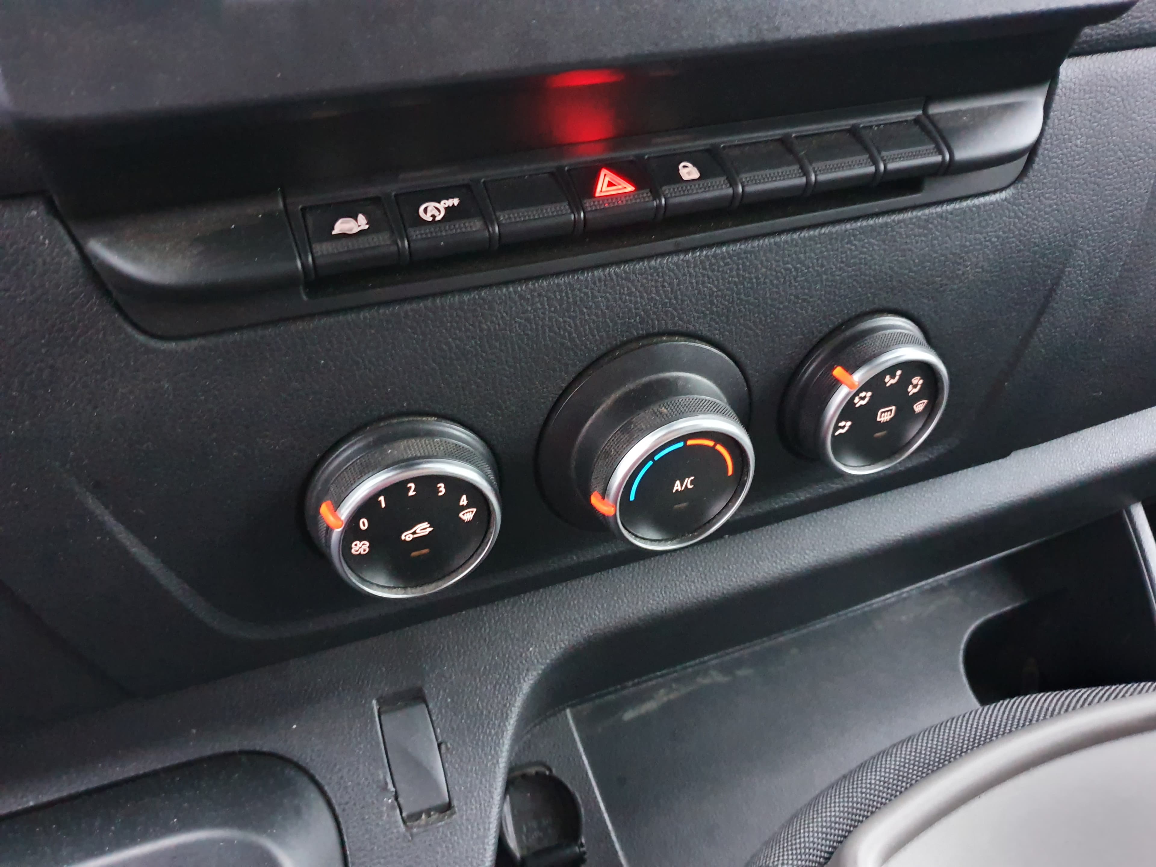 Renault Master · Ano 2021 — imagen 23