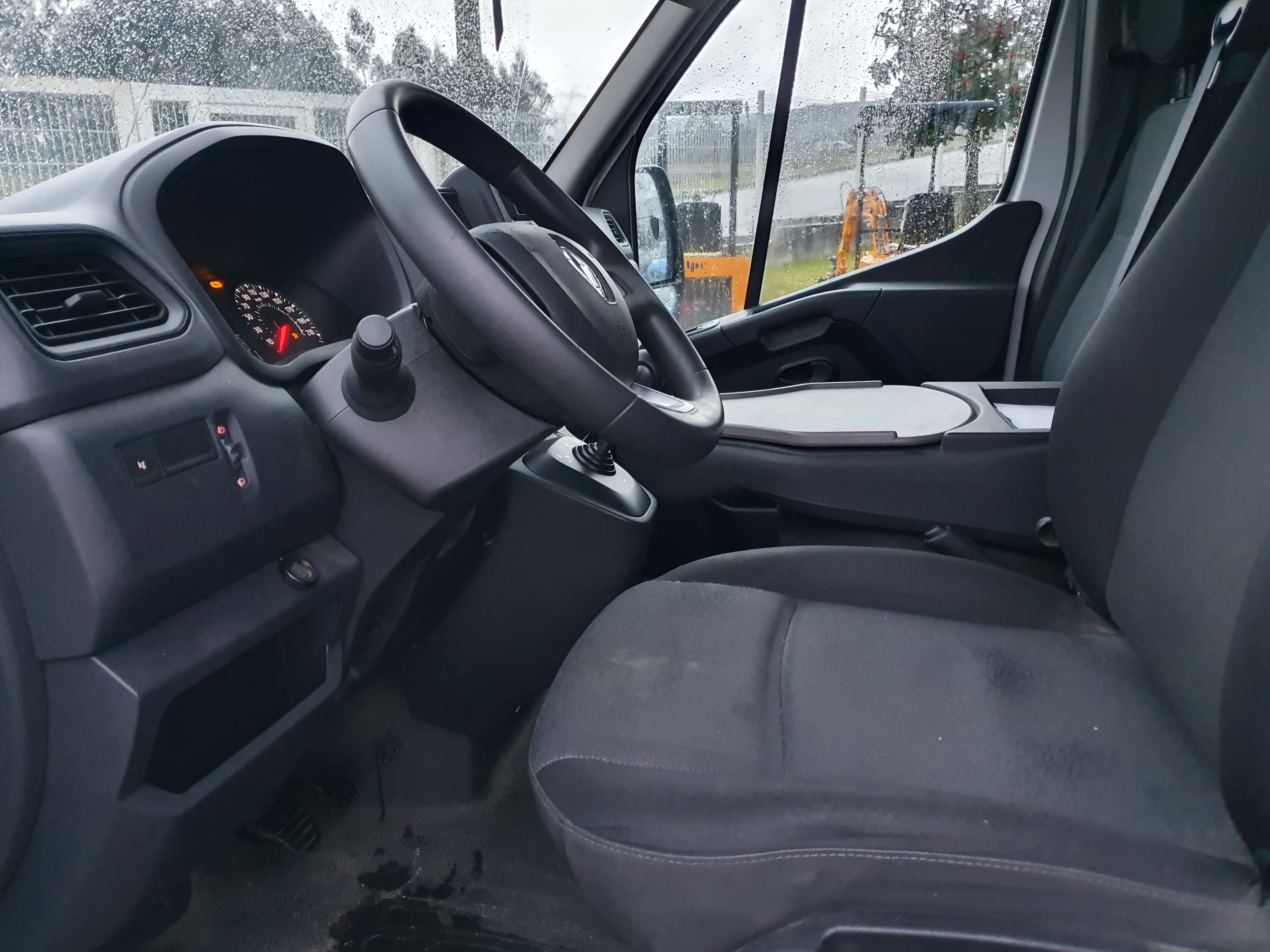 Renault Master · Ano 2021 — imagen 19