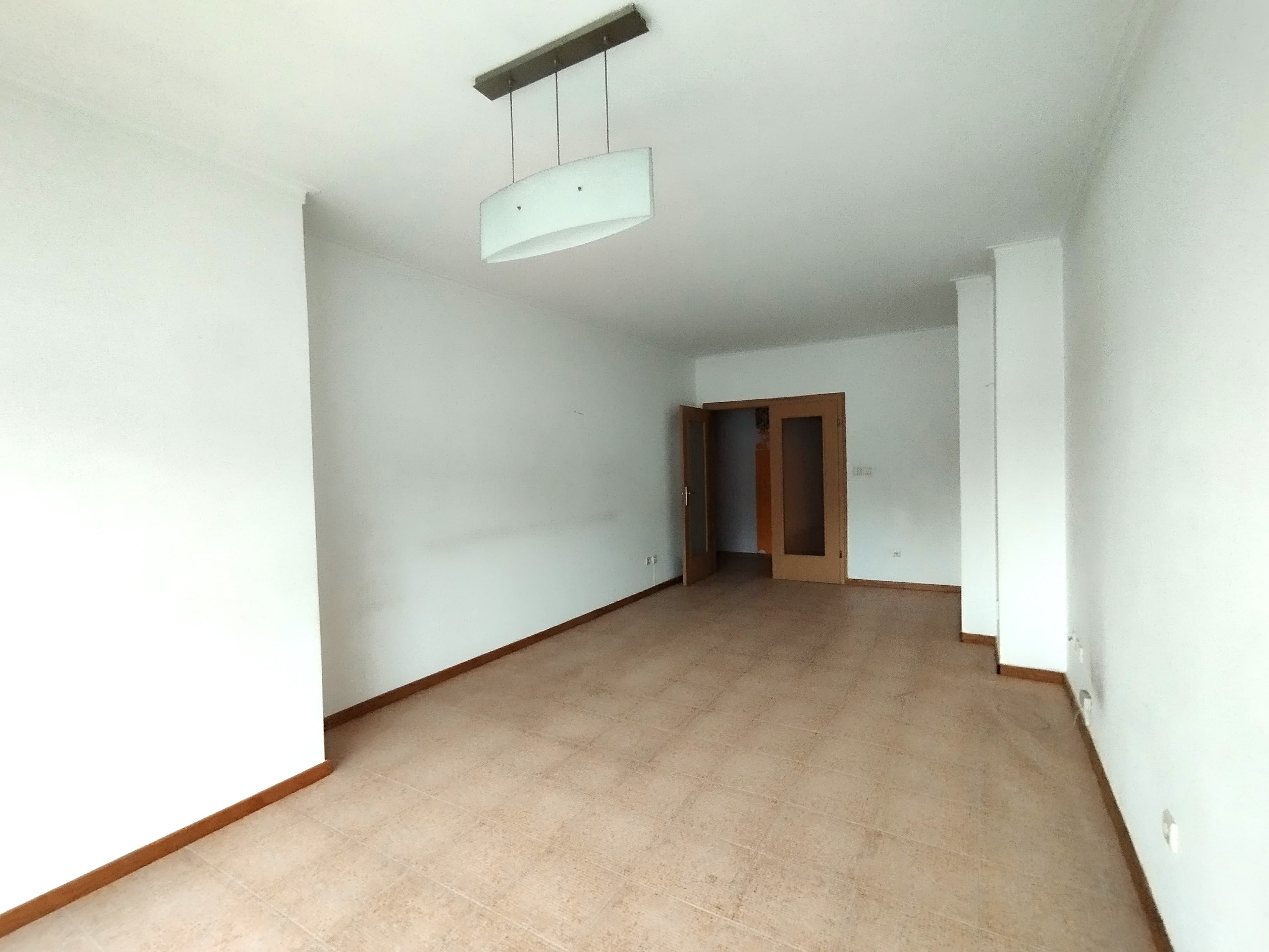 Apartamento T2 c/ Garagem · Guimarães — imagem 4