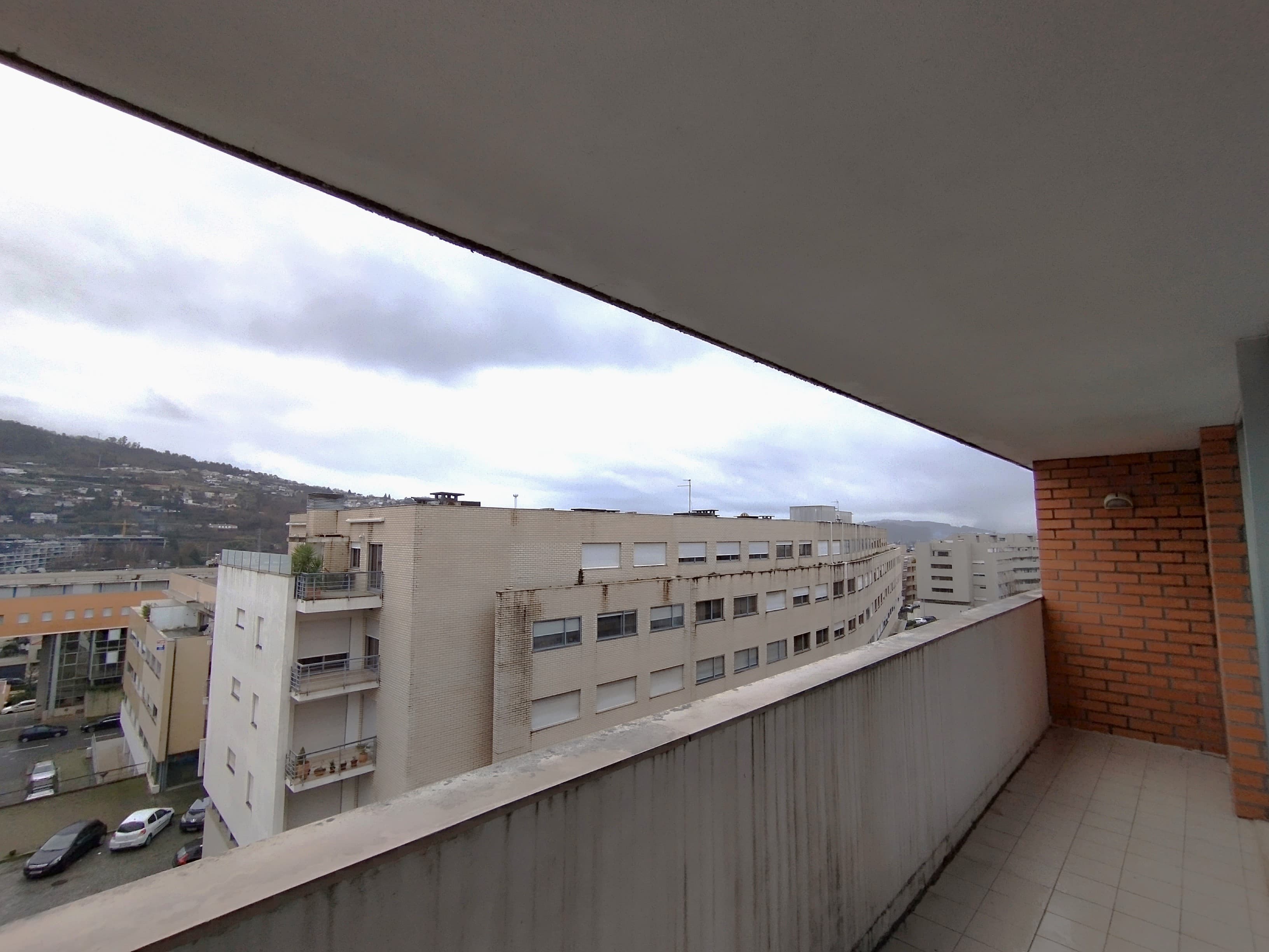 Apartamento T2 c/ Garagem · Guimarães — imagem 14
