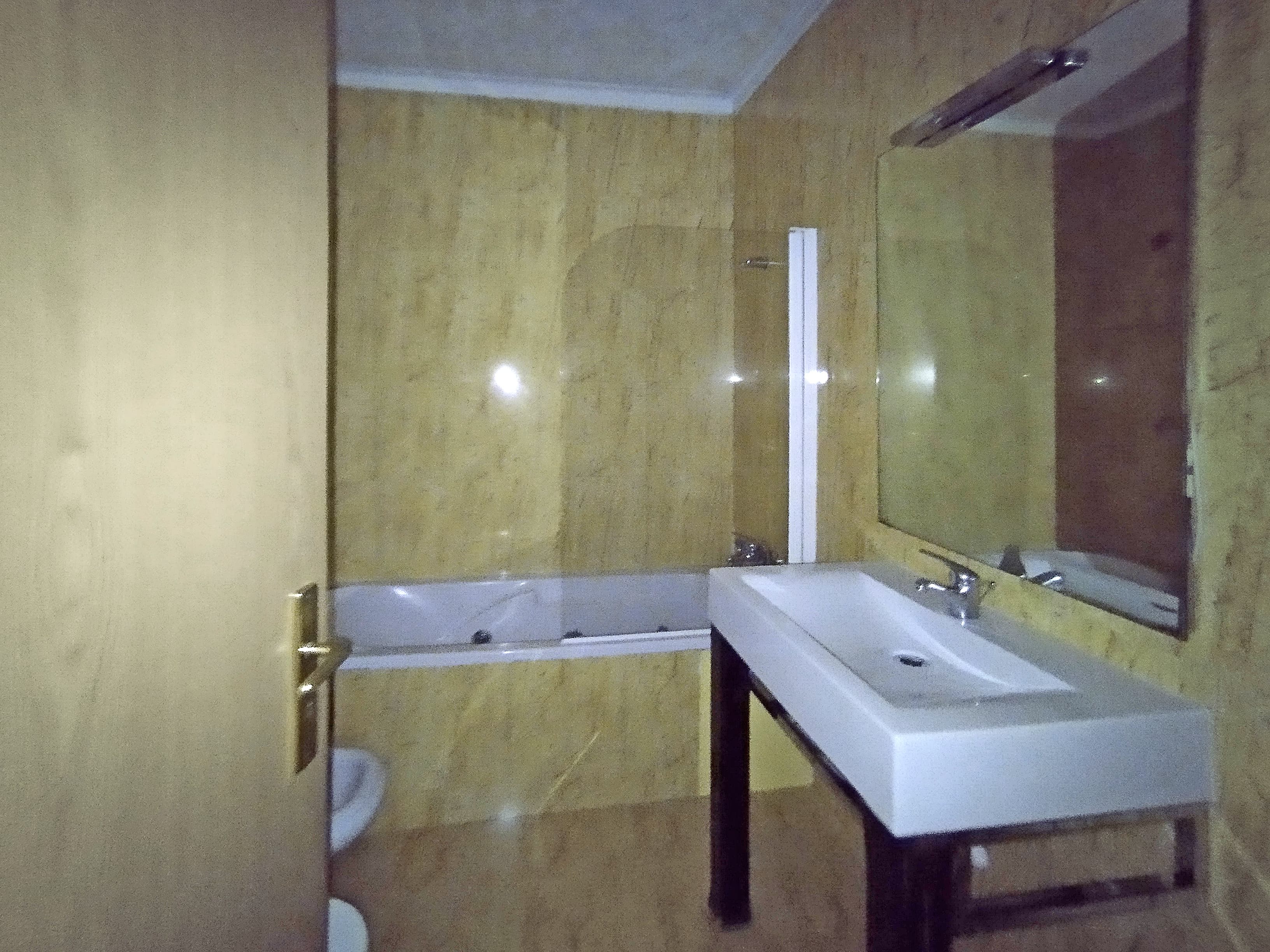 Apartamento T2 c/ Garagem · Guimarães — imagem 9