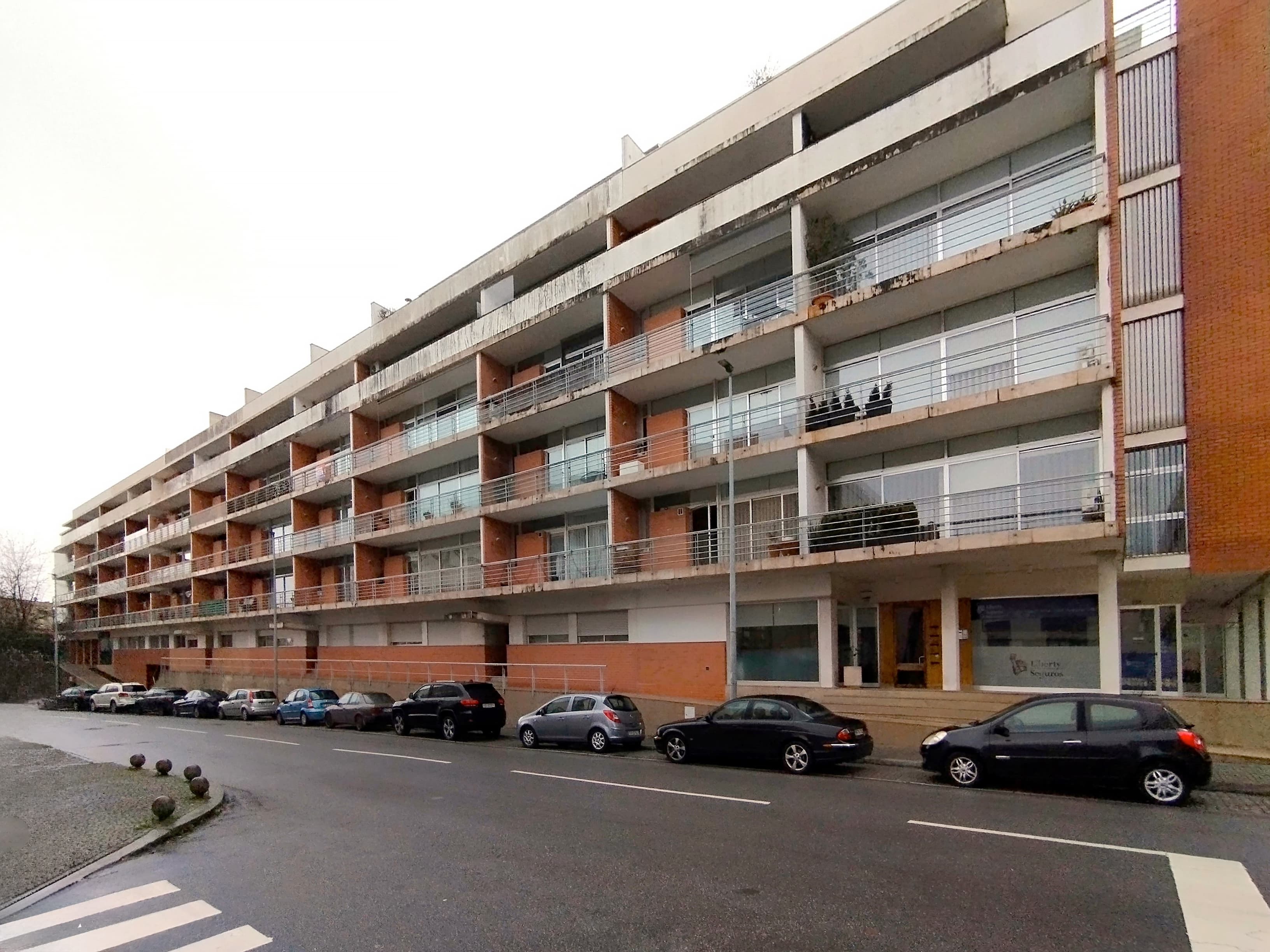 Apartamento T2 c/ Garagem · Guimarães — imagem 1