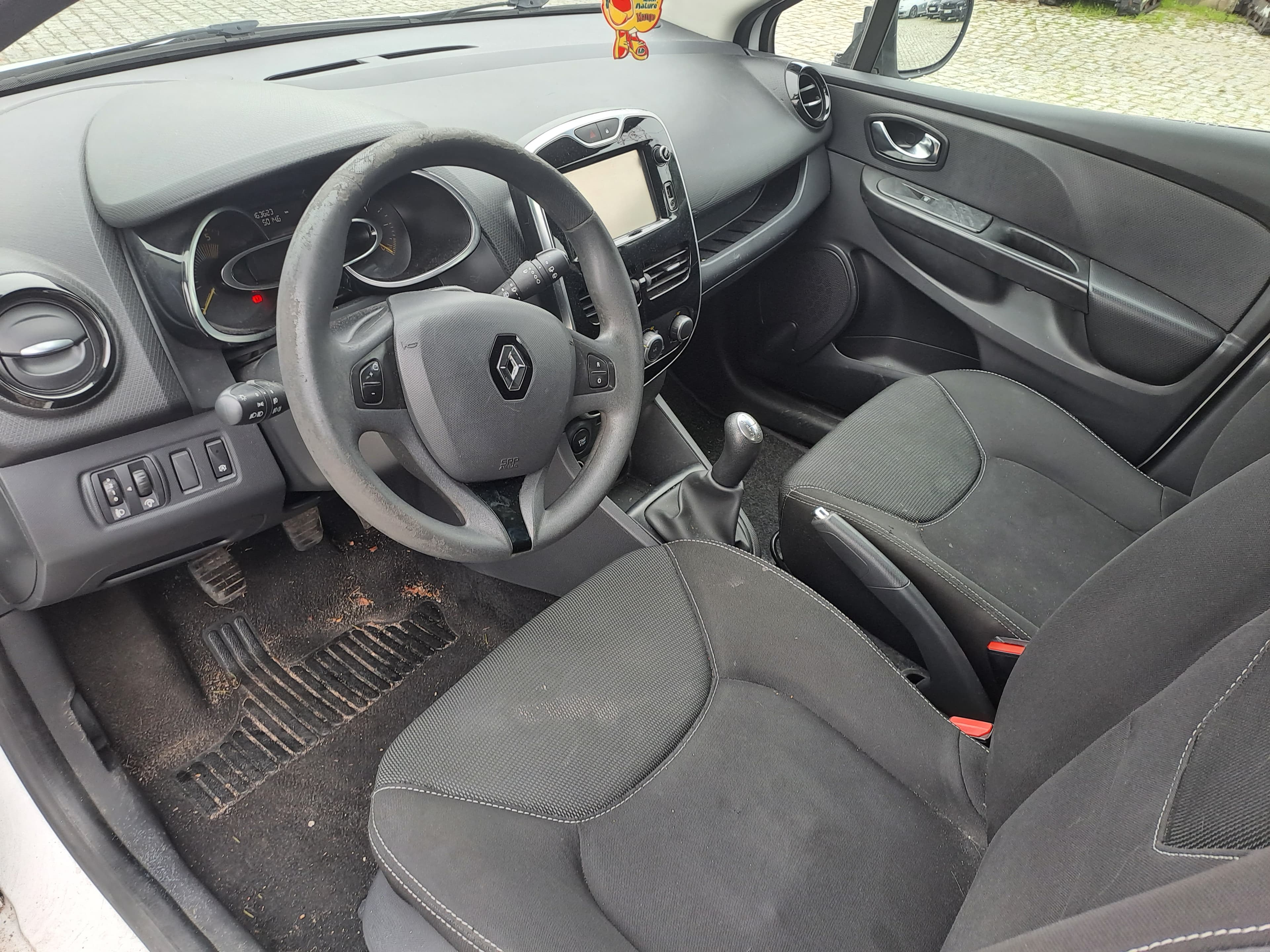 Renault Clio DCI · Ano 2015 — image 14