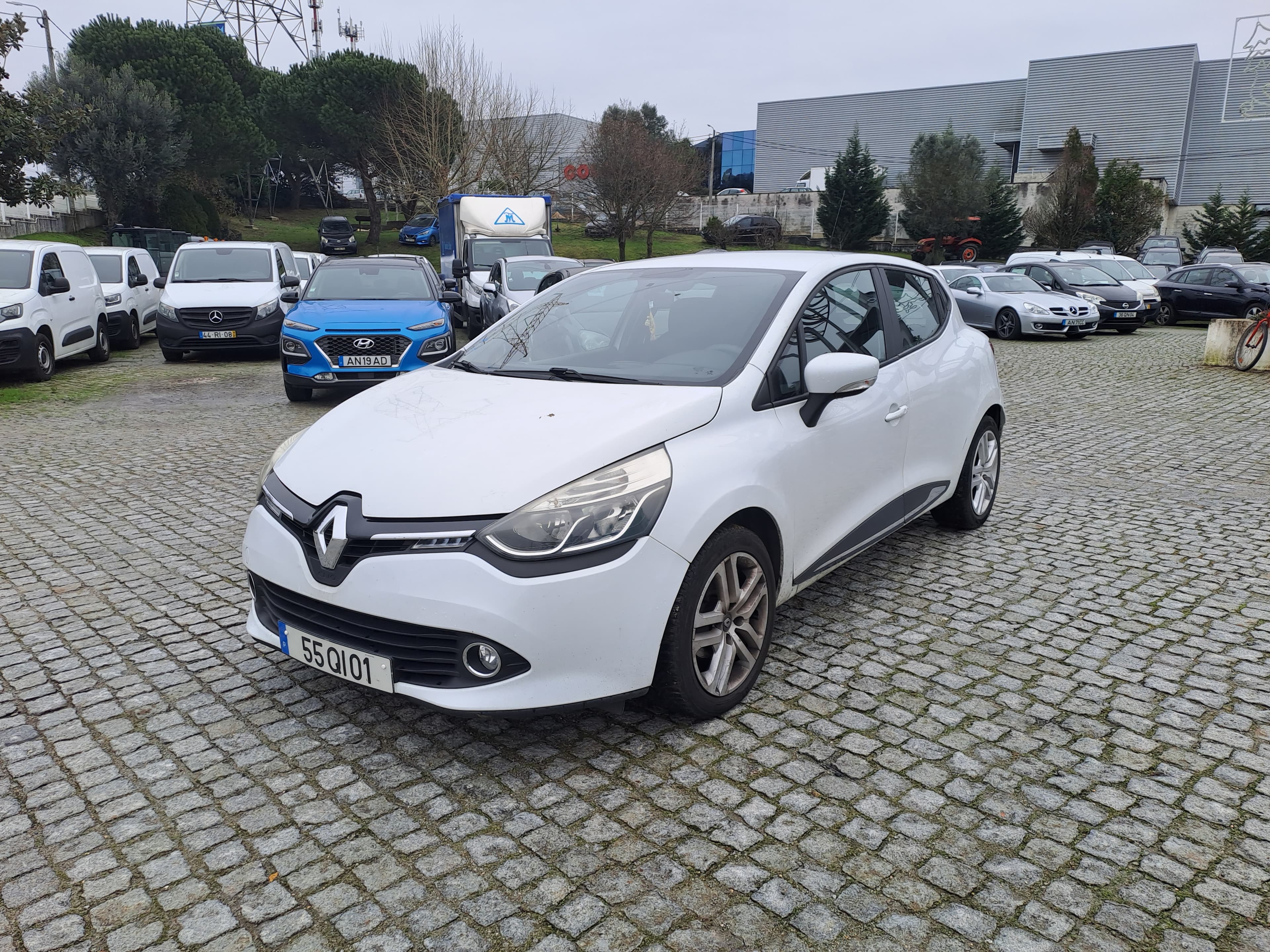 Renault Clio DCI · Ano 2015 — image 2