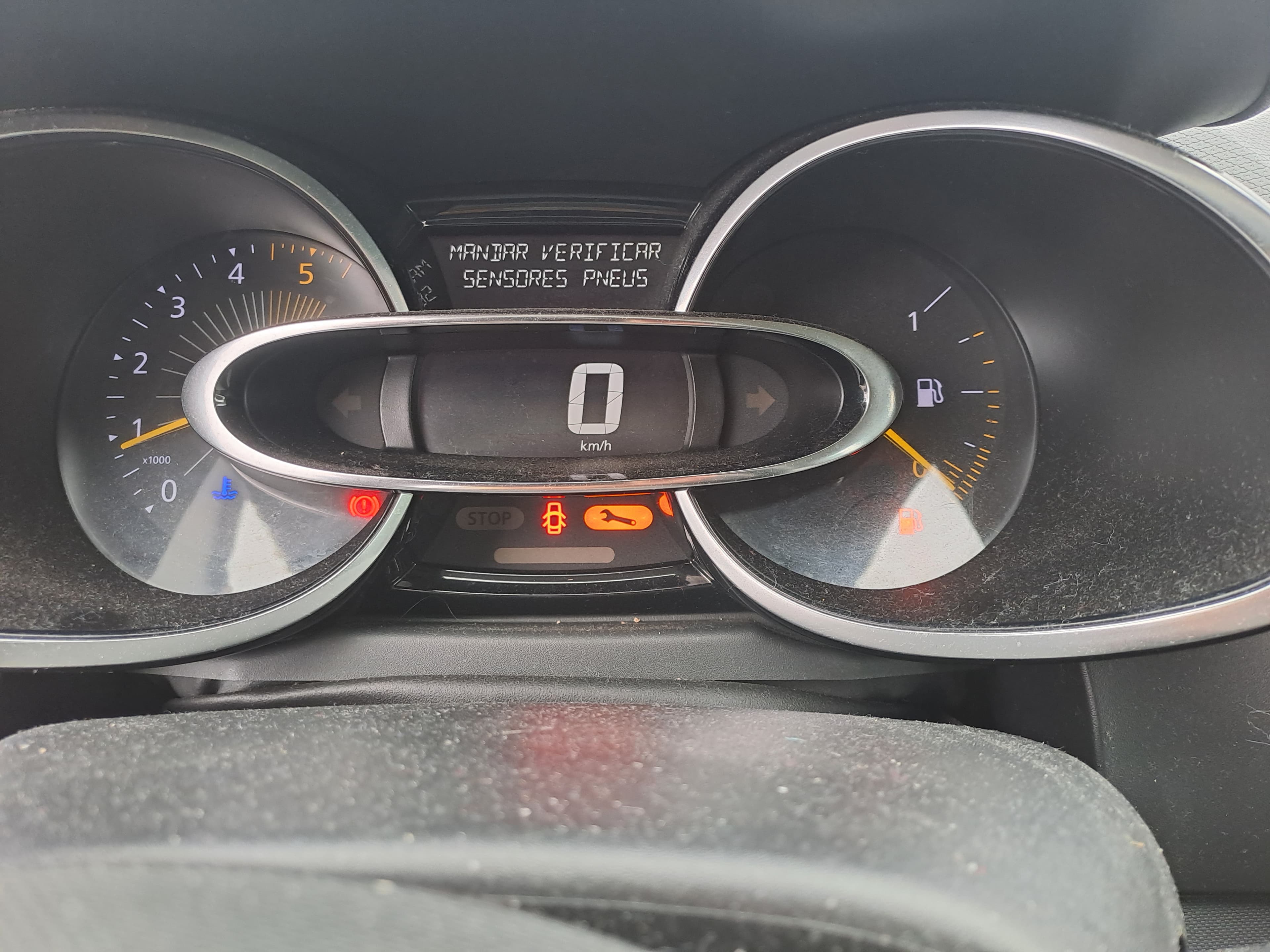 Renault Clio DCI · Ano 2015 — image 20