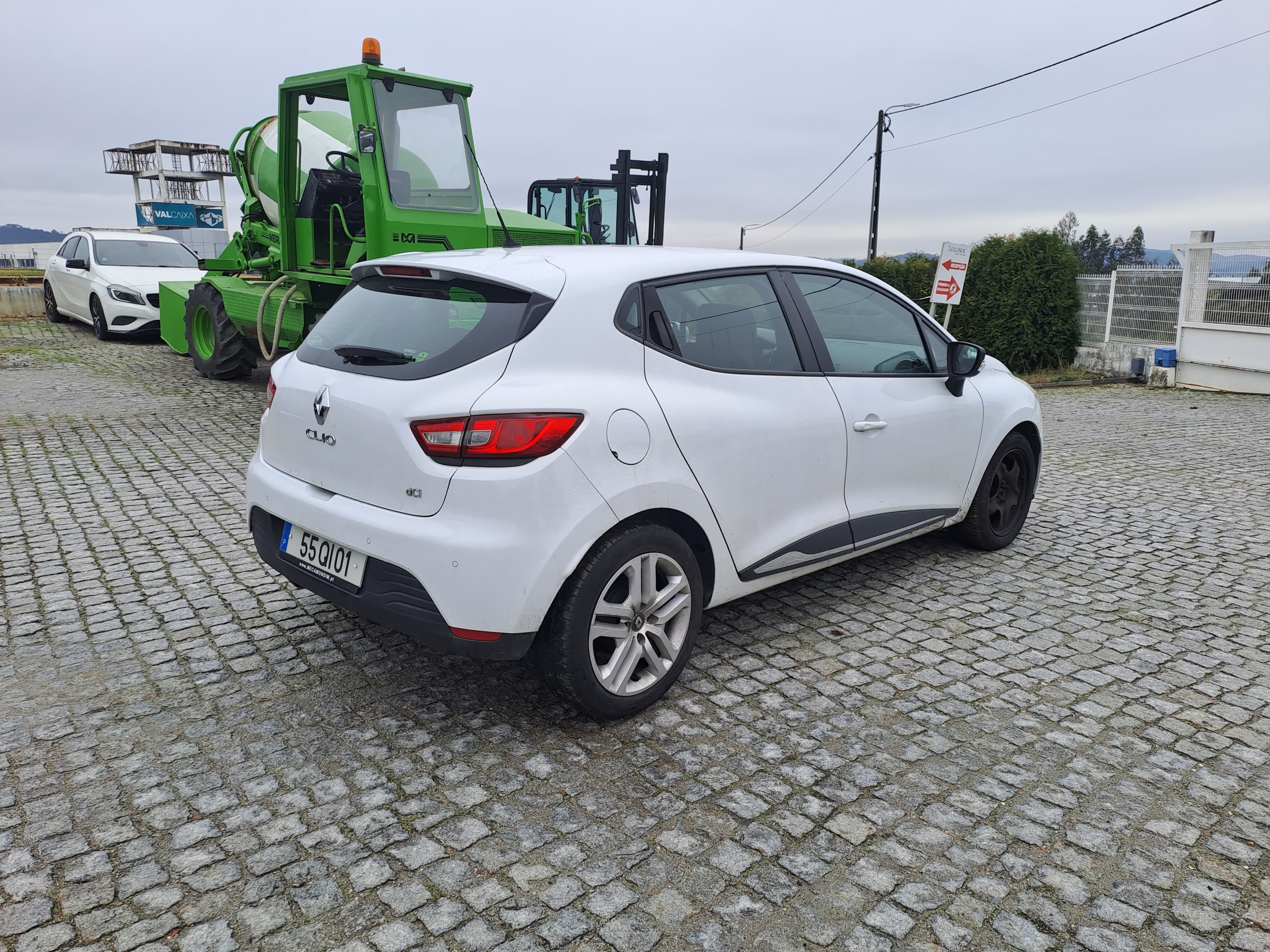 Renault Clio DCI · Ano 2015 — image 4