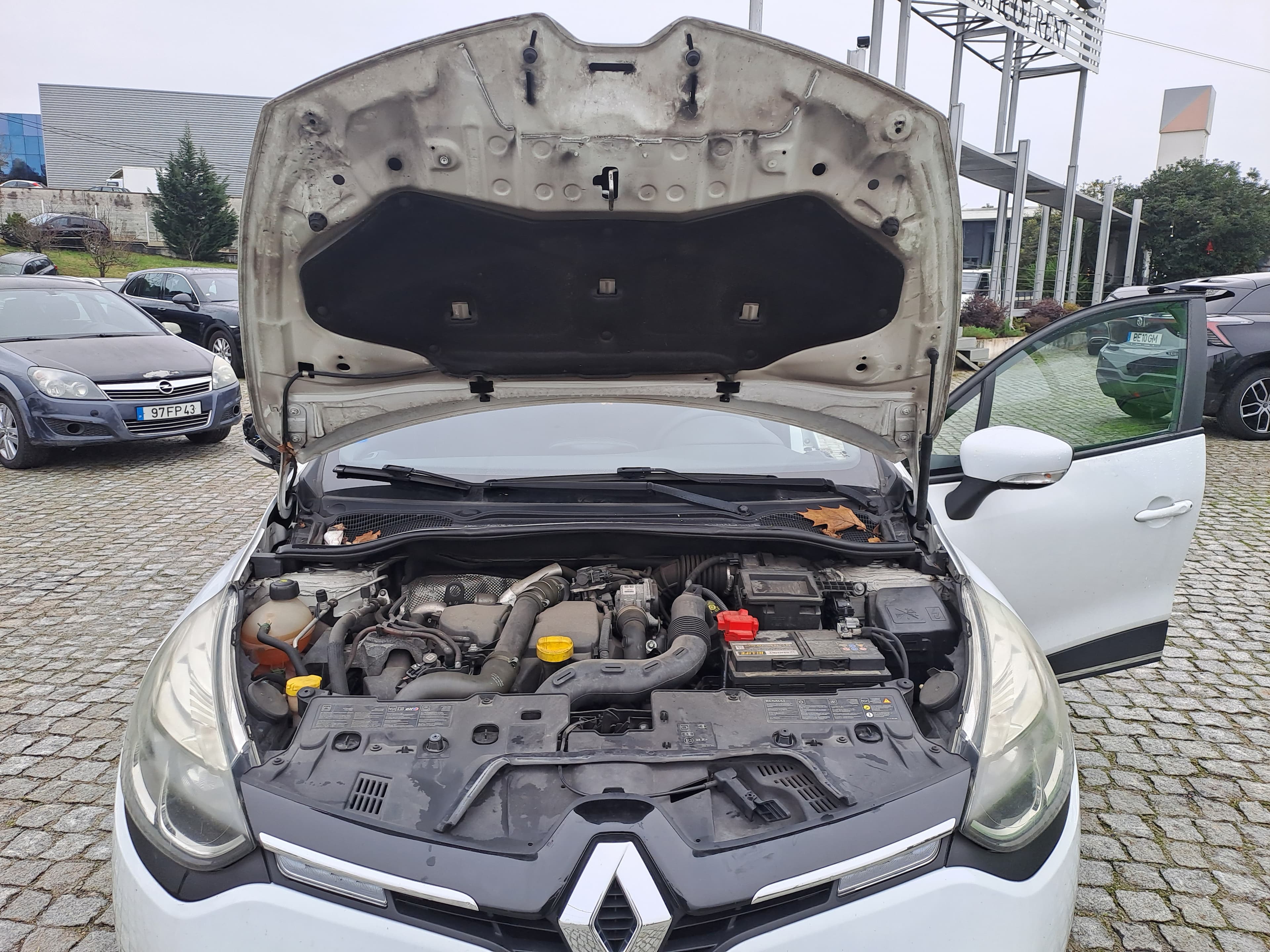 Renault Clio DCI · Ano 2015 — image 22