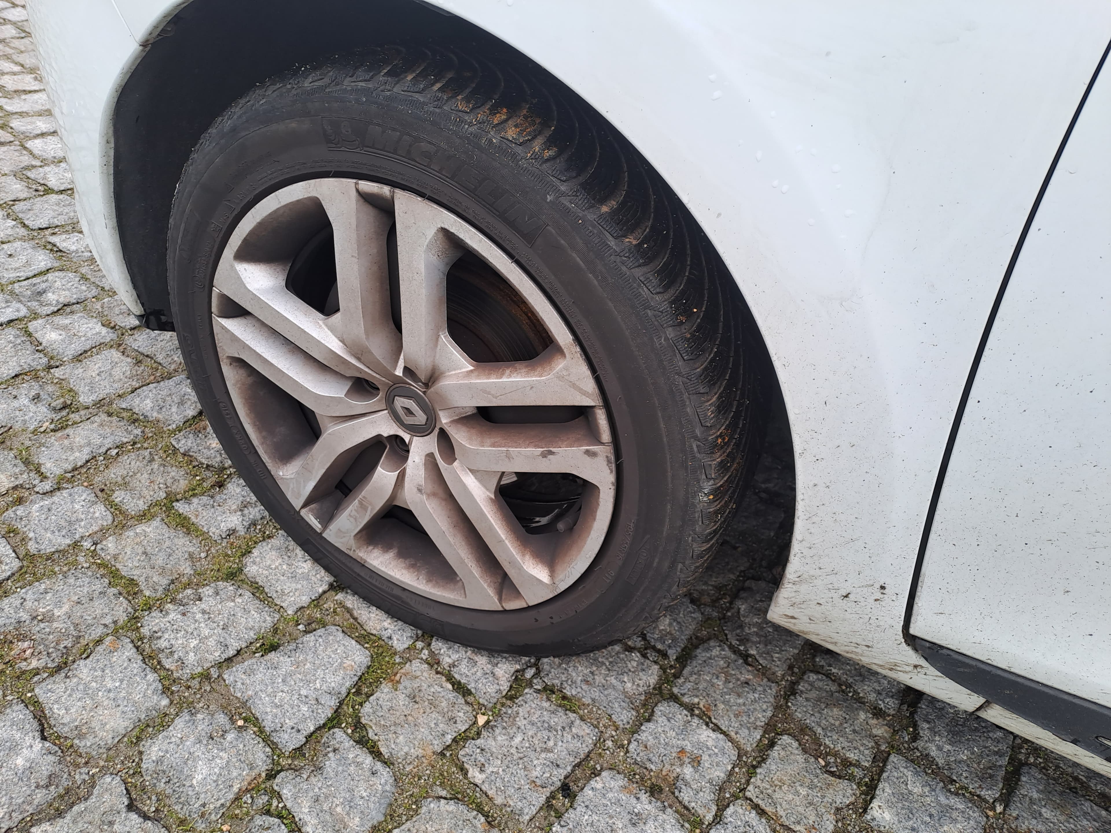 Renault Clio DCI · Ano 2015 — image 9