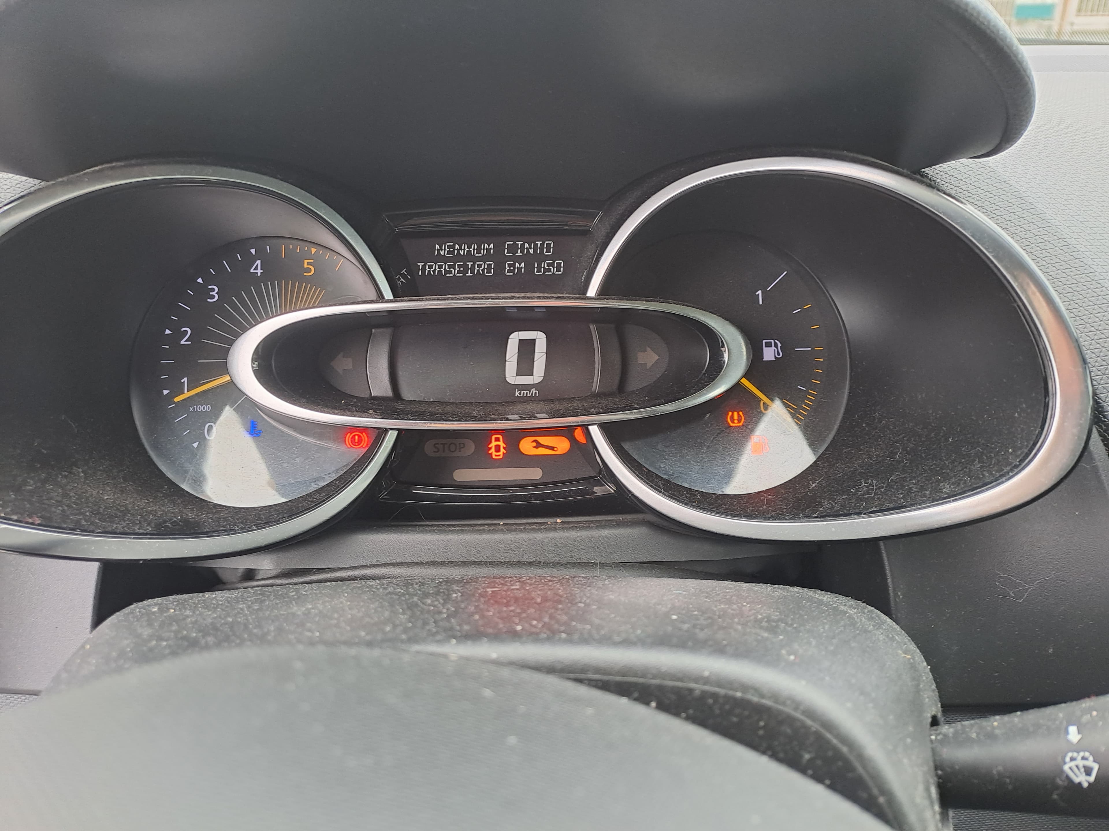 Renault Clio DCI · Ano 2015 — image 15