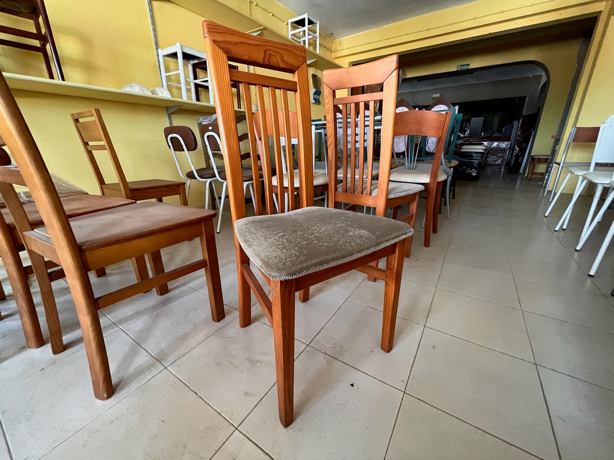 Sillas de madera — imagen 1