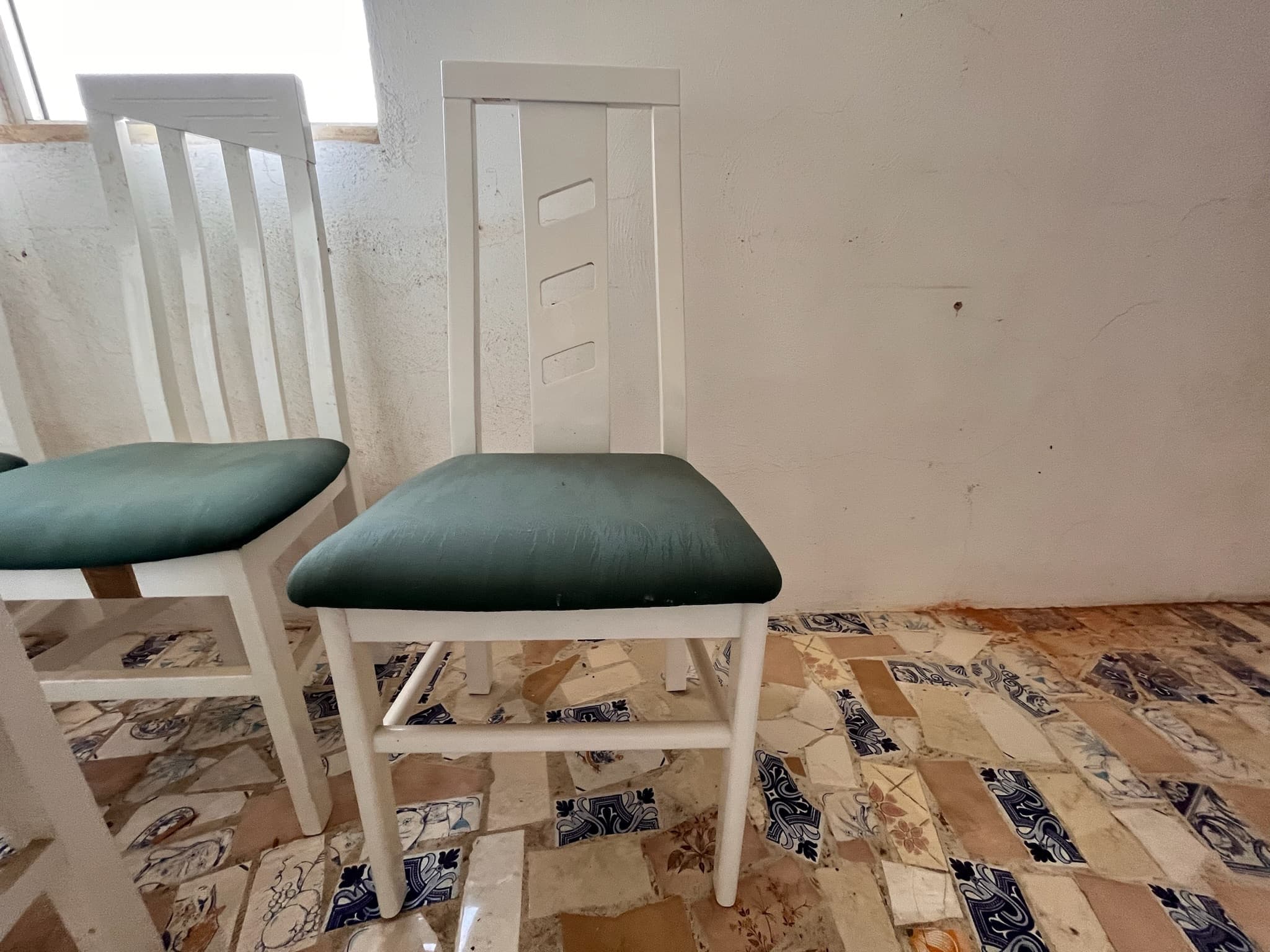 Cadeiras de madeira branca — imagem 7