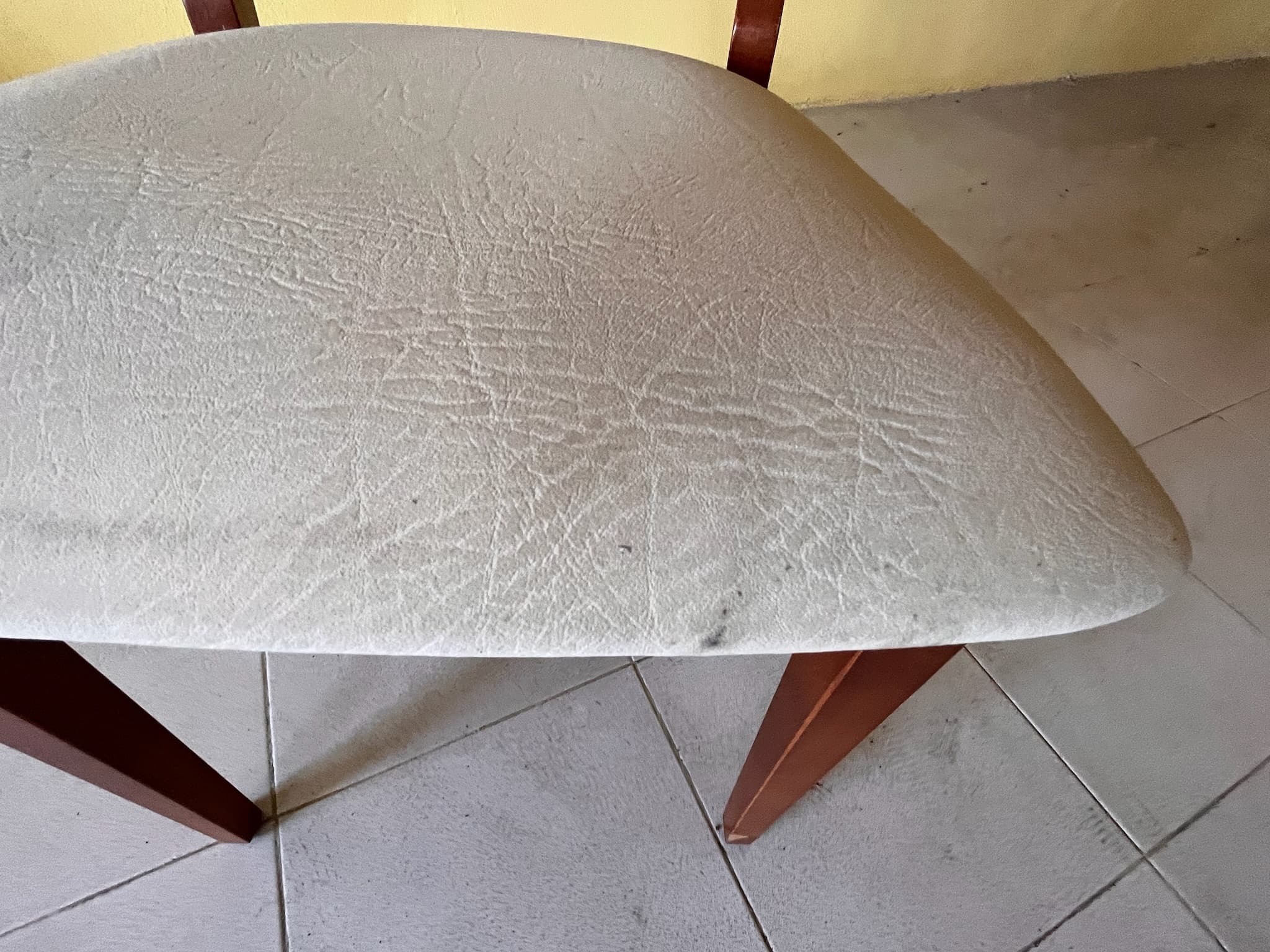 Cadeira de madeira — imagen 3