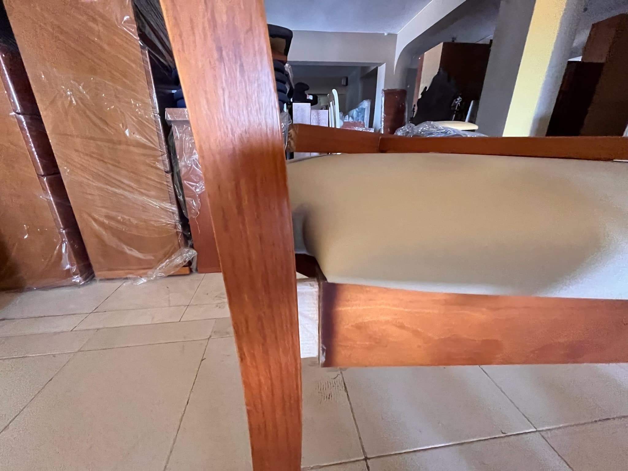 Cadeiras de madeira — imagem 5