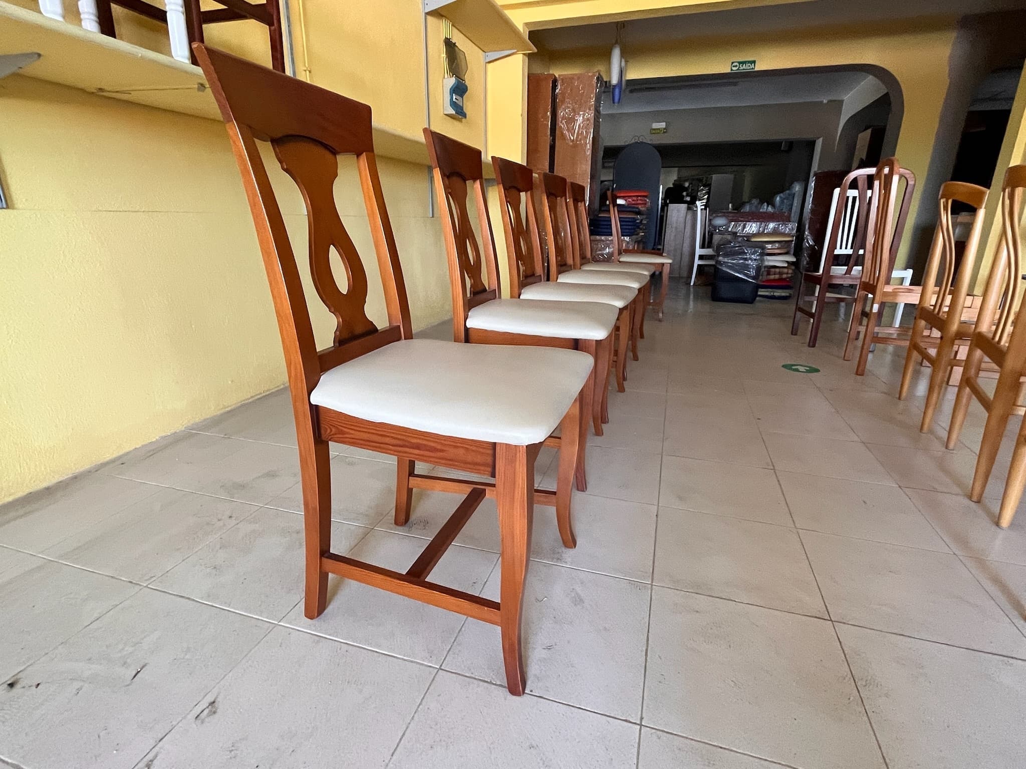 Cadeiras de madeira — imagem 2
