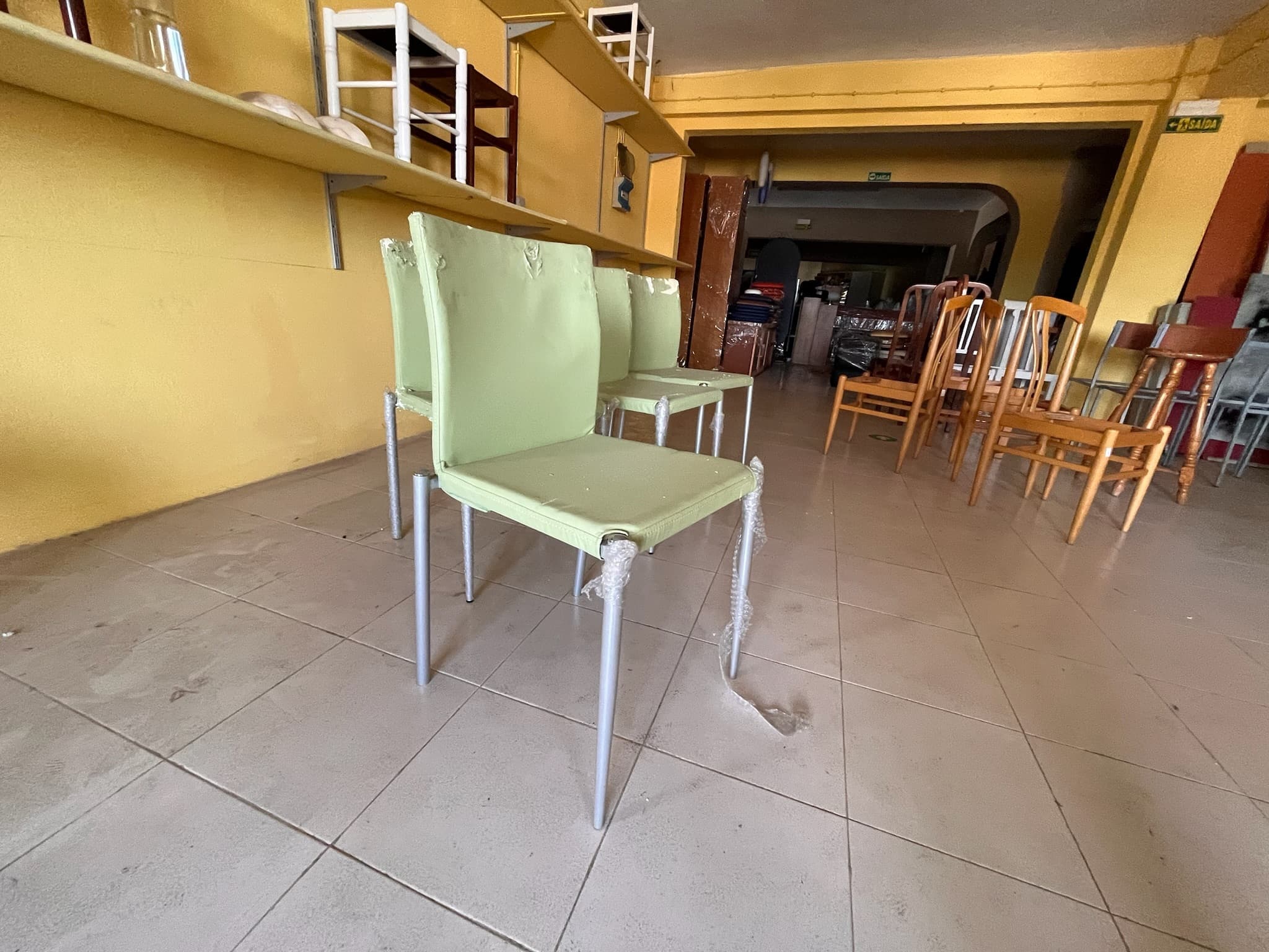 Cadeiras metálicas — imagem 2