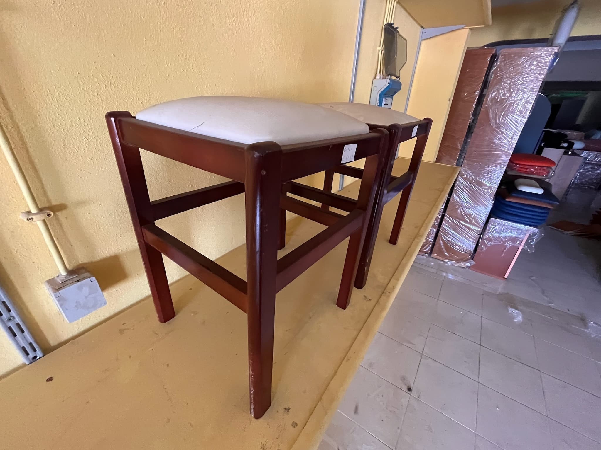 Bancos de madeira — image 3