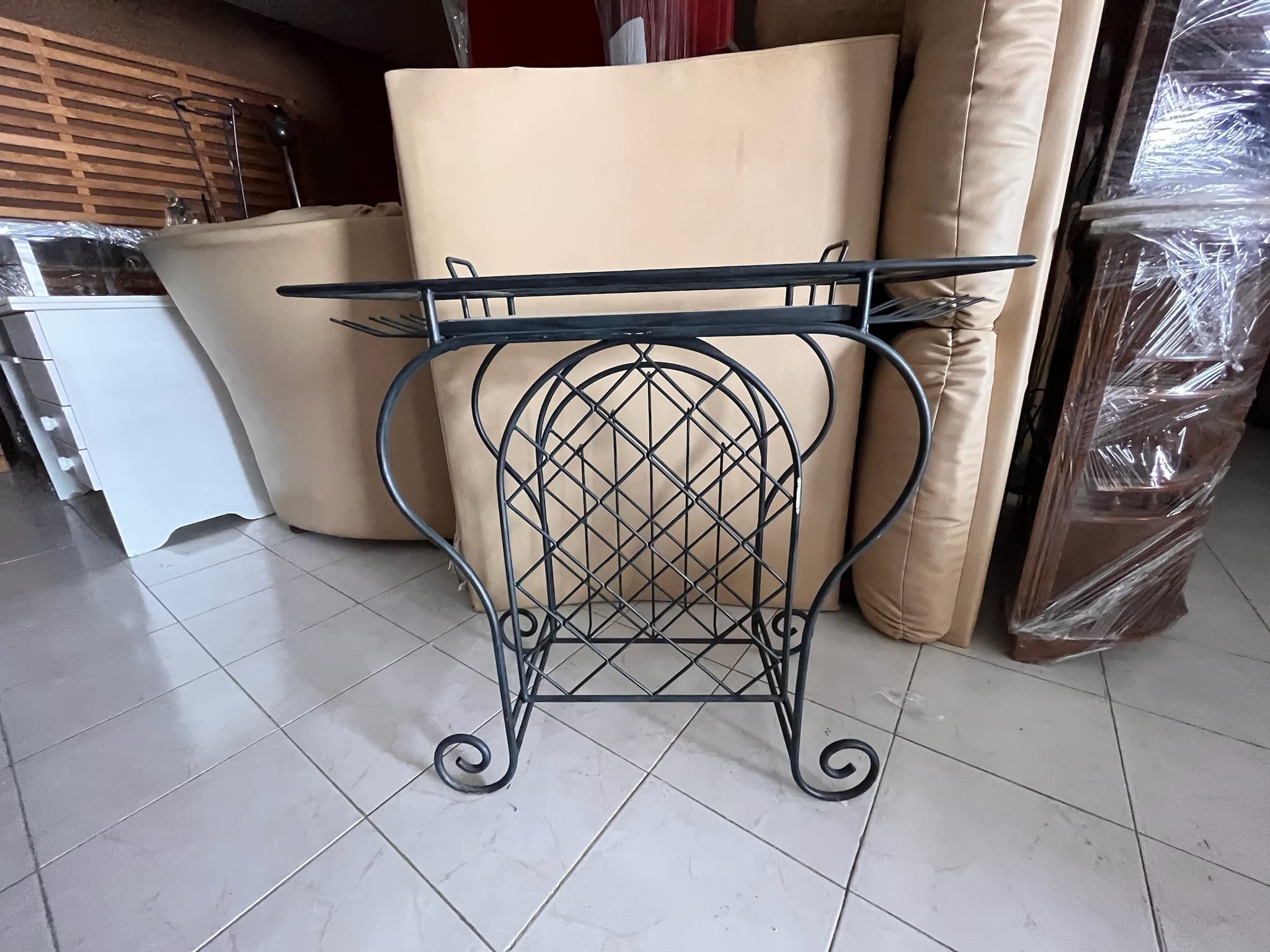 Móvel decorativo em ferro — image 2