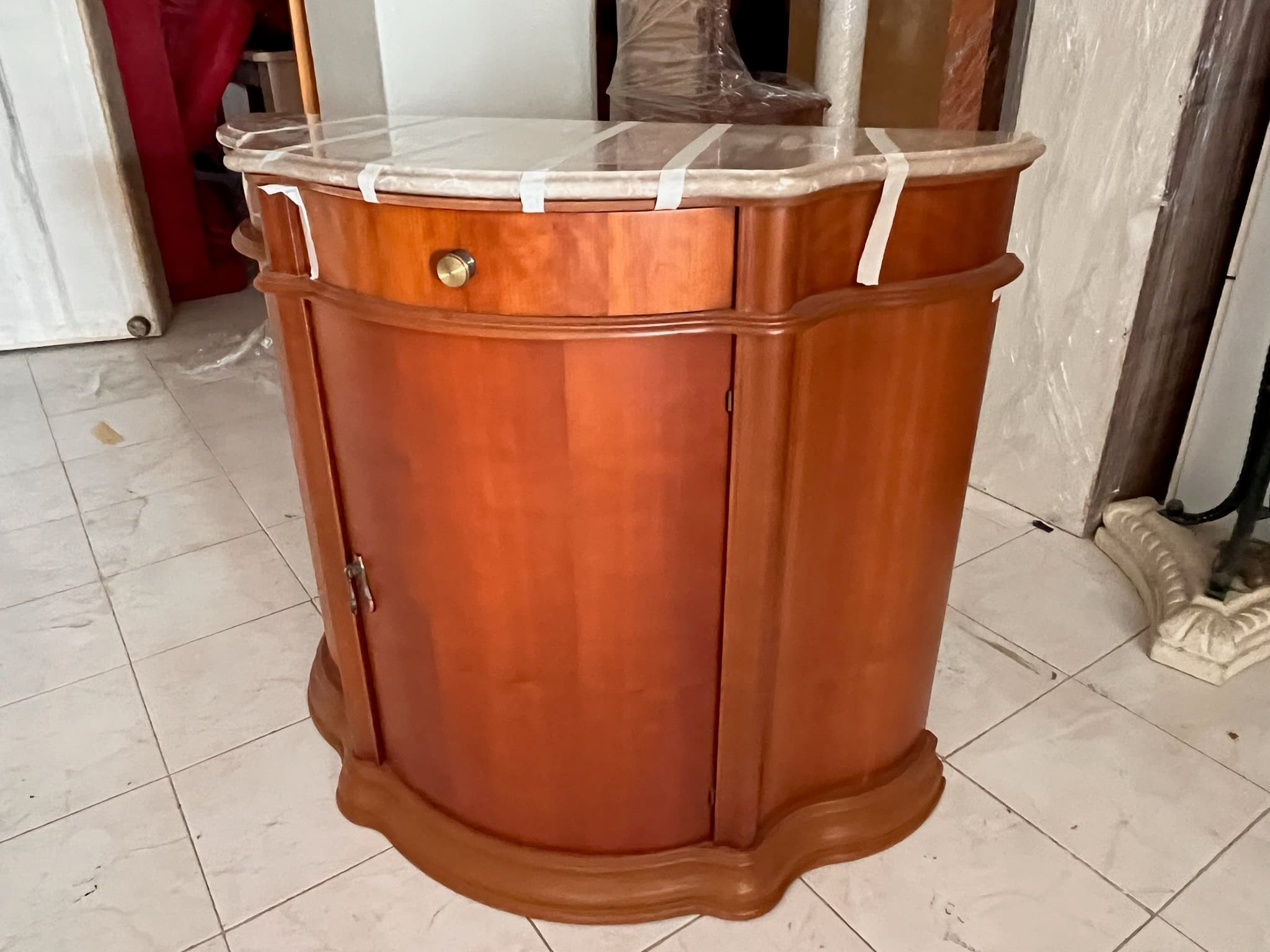 Consola de madeira com tampo em mármore — imagem 2