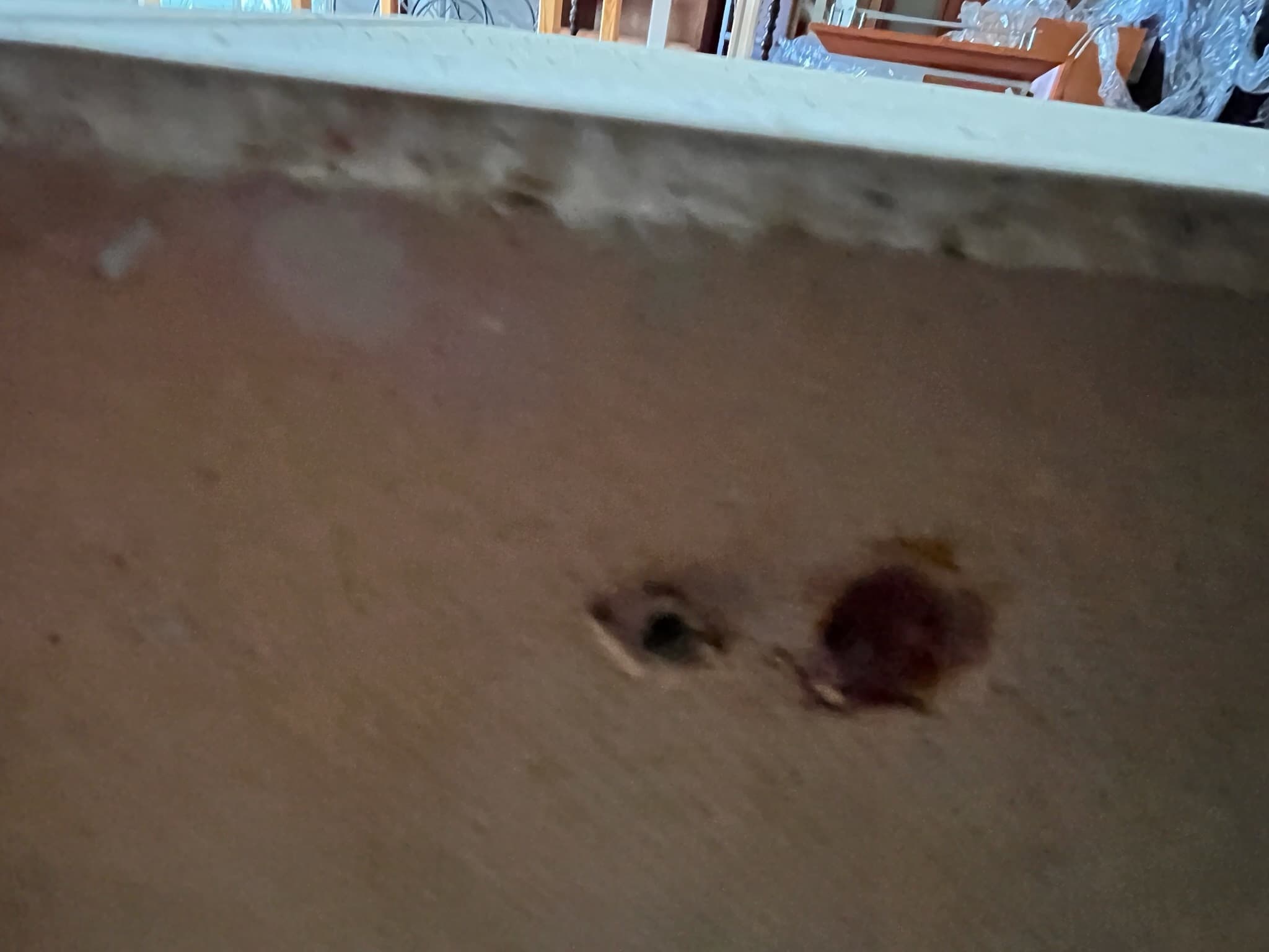 Mueble de madera con dos puertas — imagen 5