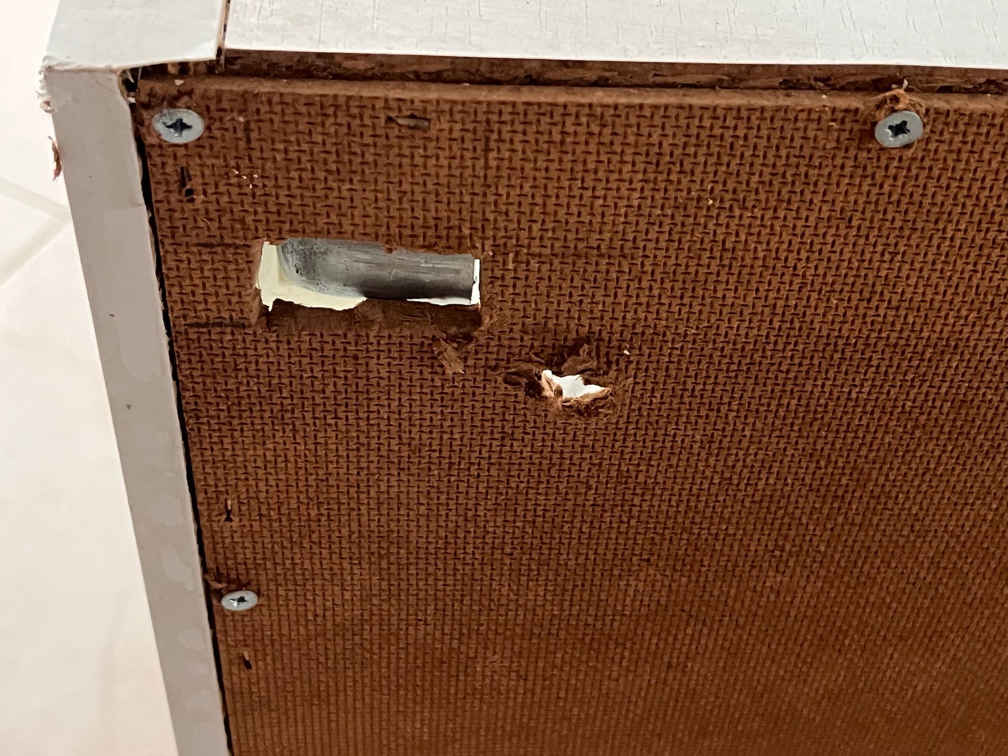 Móvel branco de madeira com duas portas — imagem 5