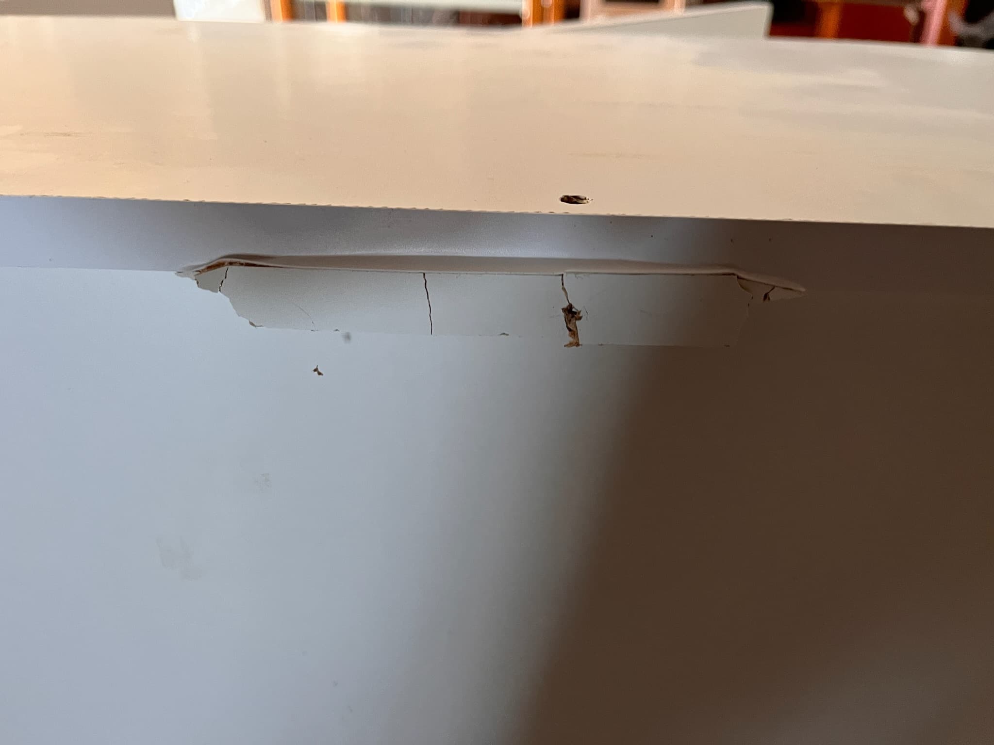 Móvel de madeira branco com três portas — image 6