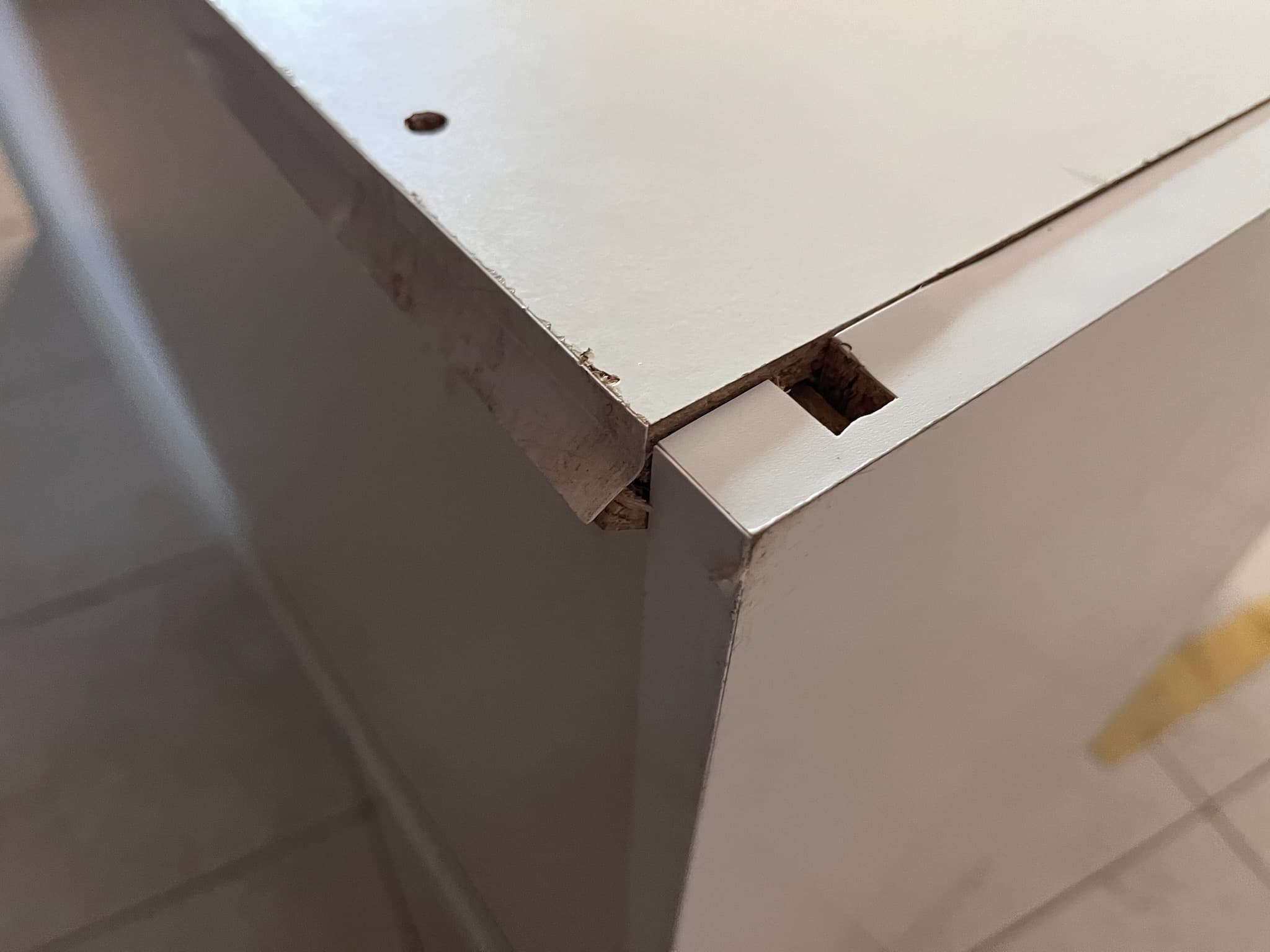 Móvel de madeira branco com três portas — image 8