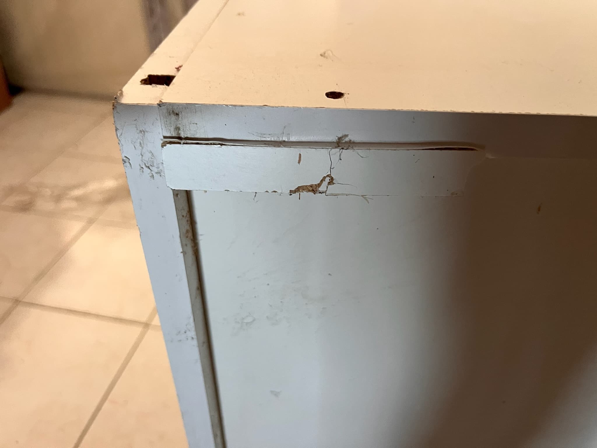 Móvel de madeira branco com três portas — image 5