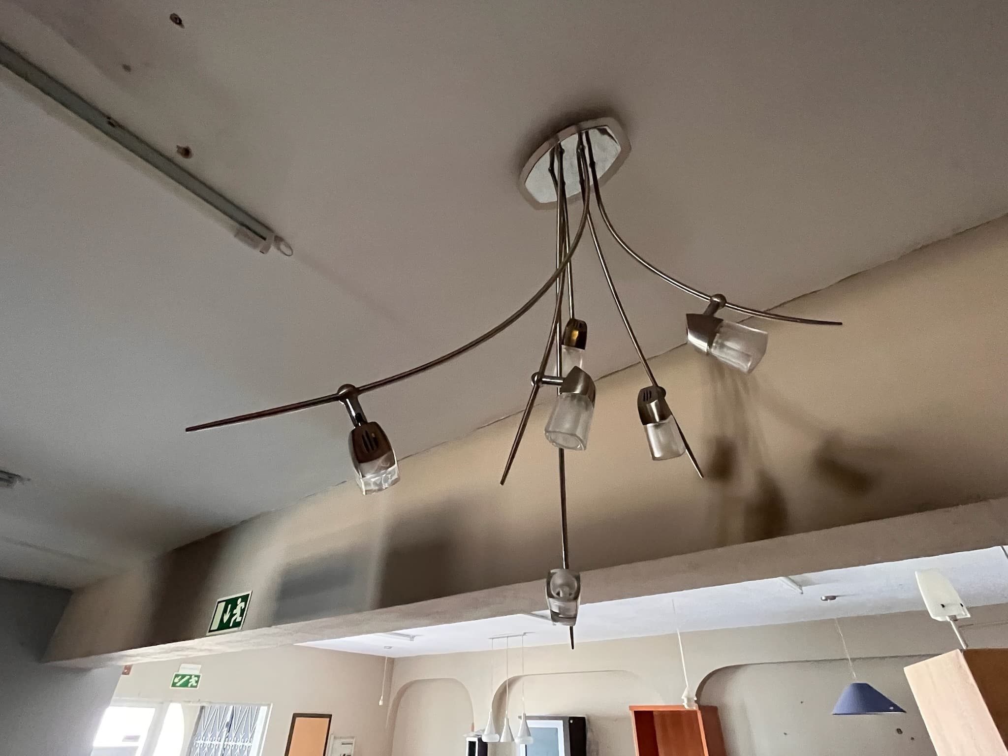 Candeeiro de teto em metal e vidro — imagem 2