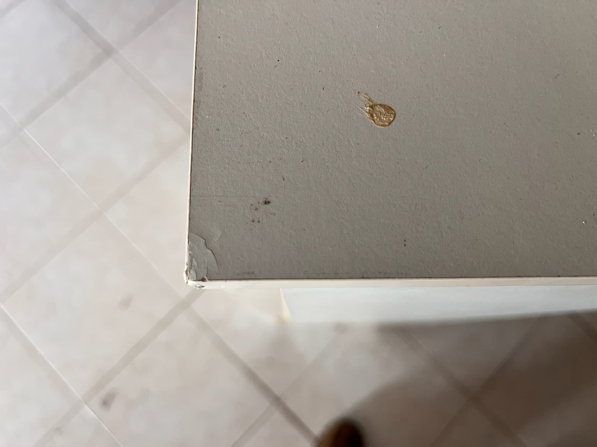 Mueble blanco de madera — imagen 2
