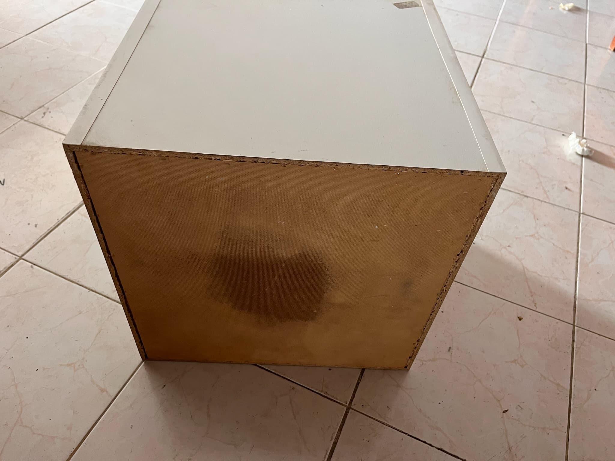 Mesinha de cabeceira de madeira branca — image 4