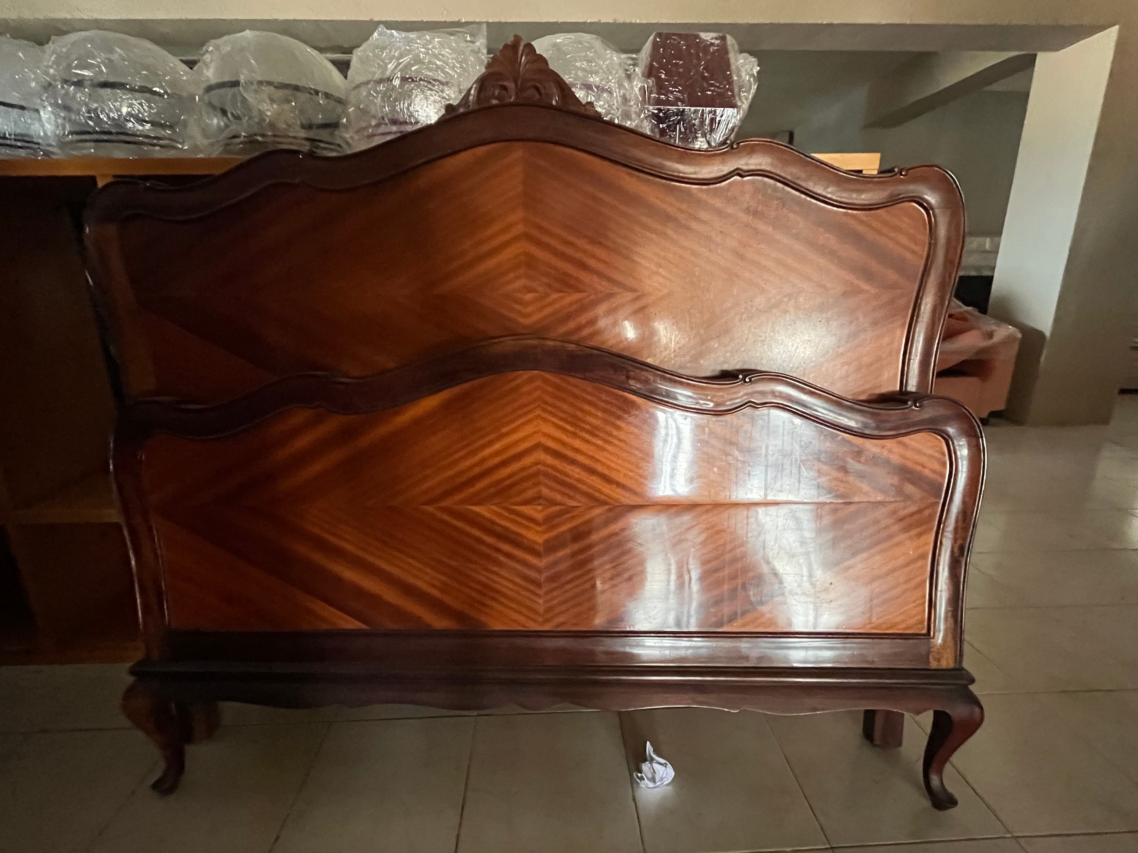 Cama em madeira — image 1