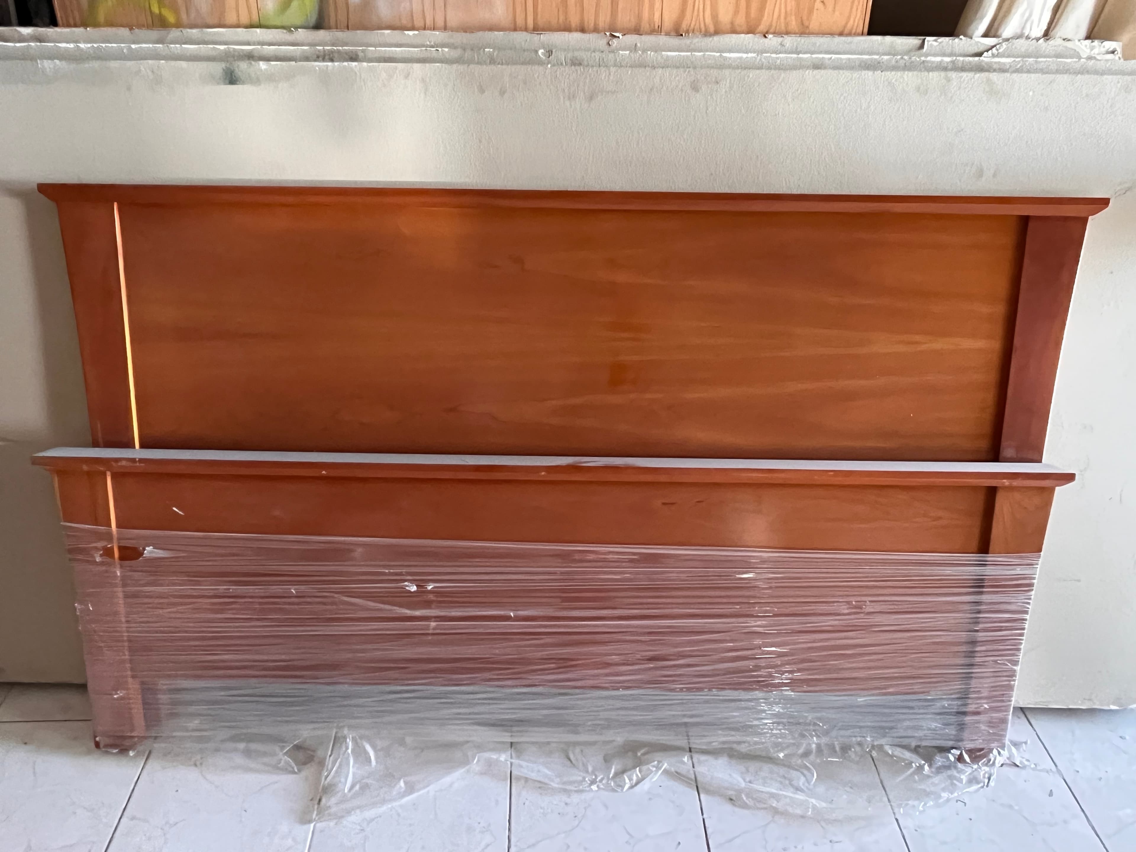 Cabeceira de cama em madeira — imagen 1