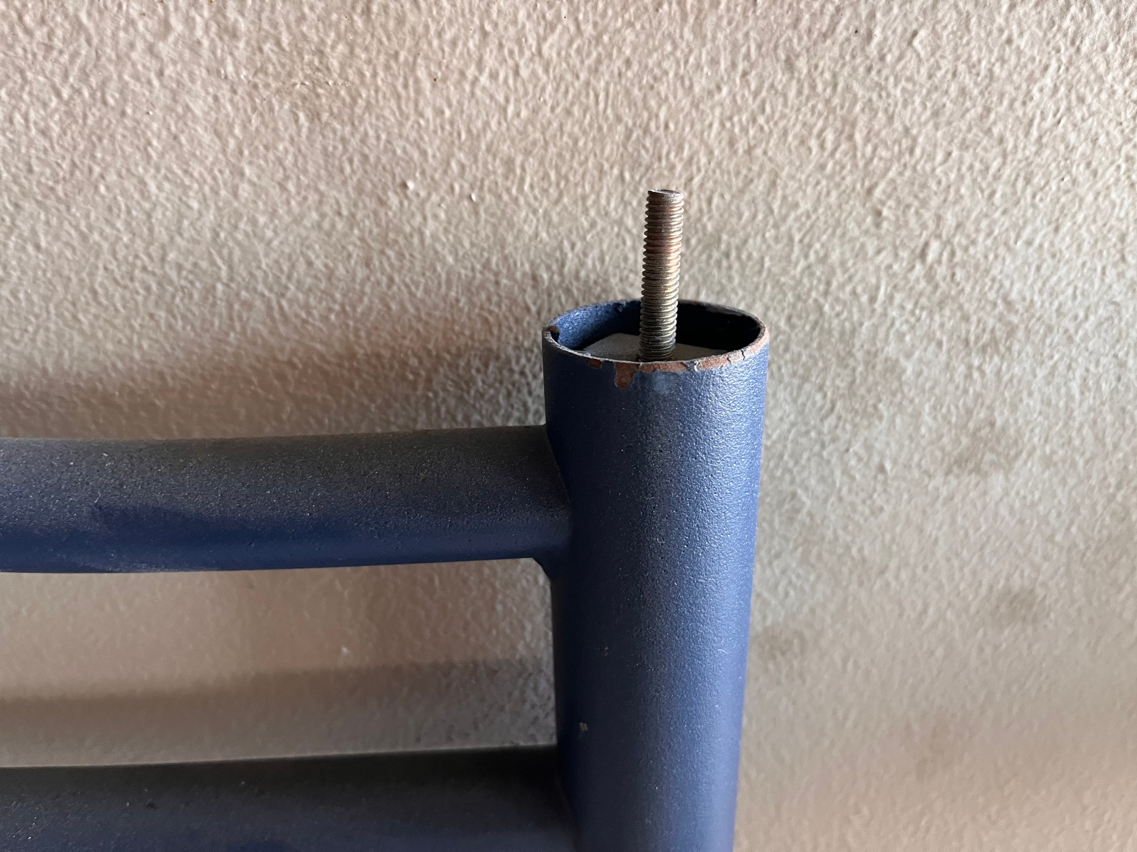 Cama com estrutura em ferro — imagem 3
