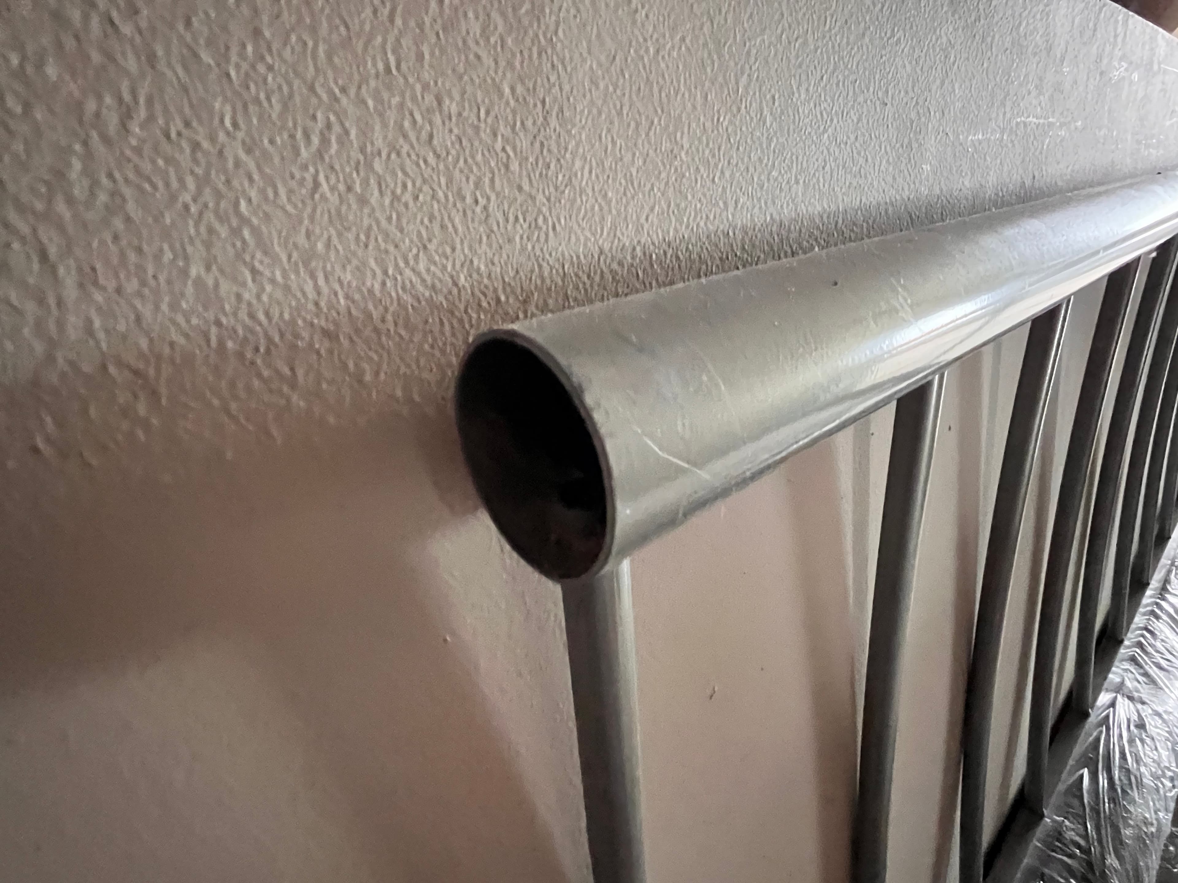 Cama con estructura de hierro — imagen 2