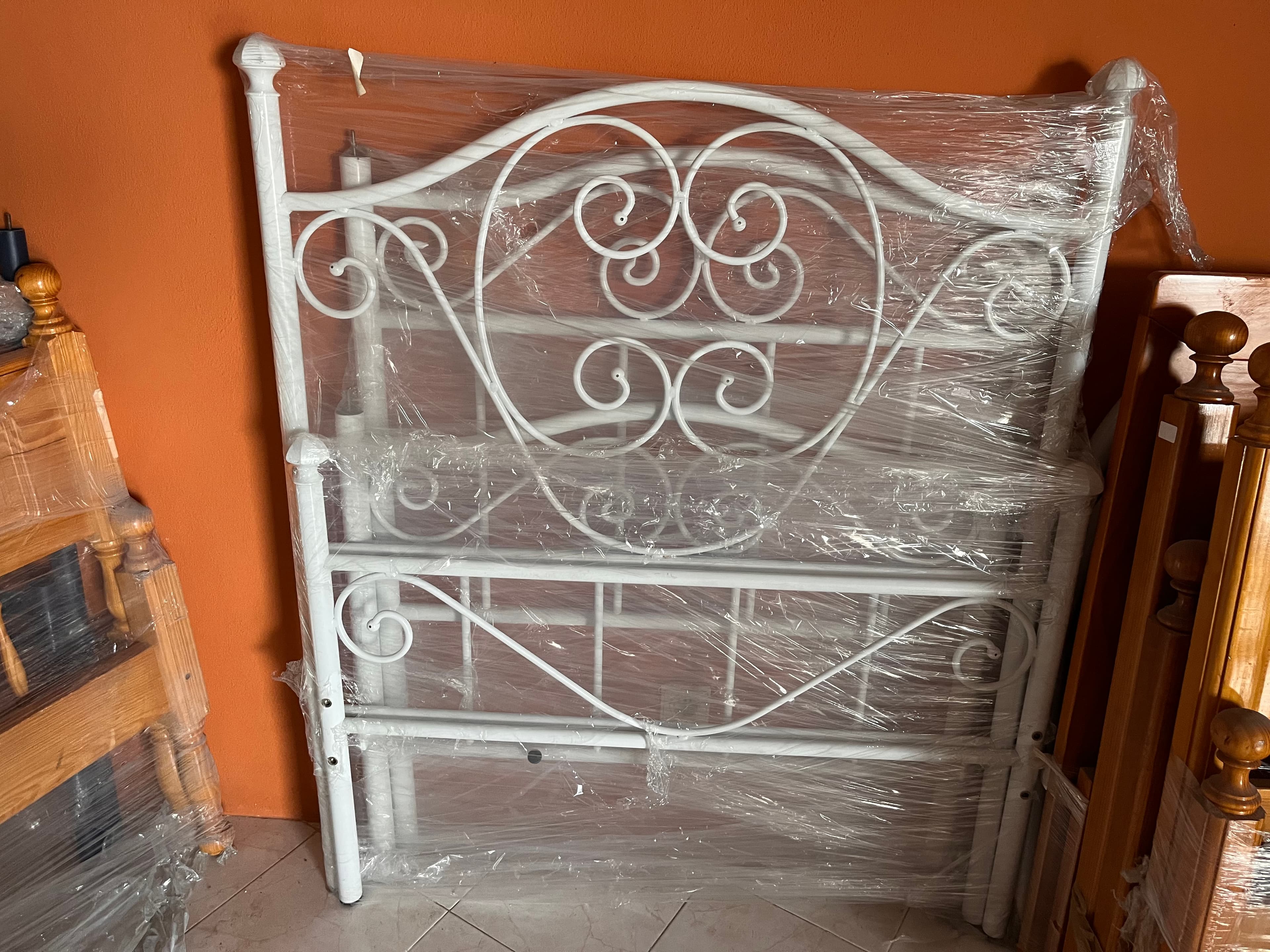 Cabeceira de cama em ferro
