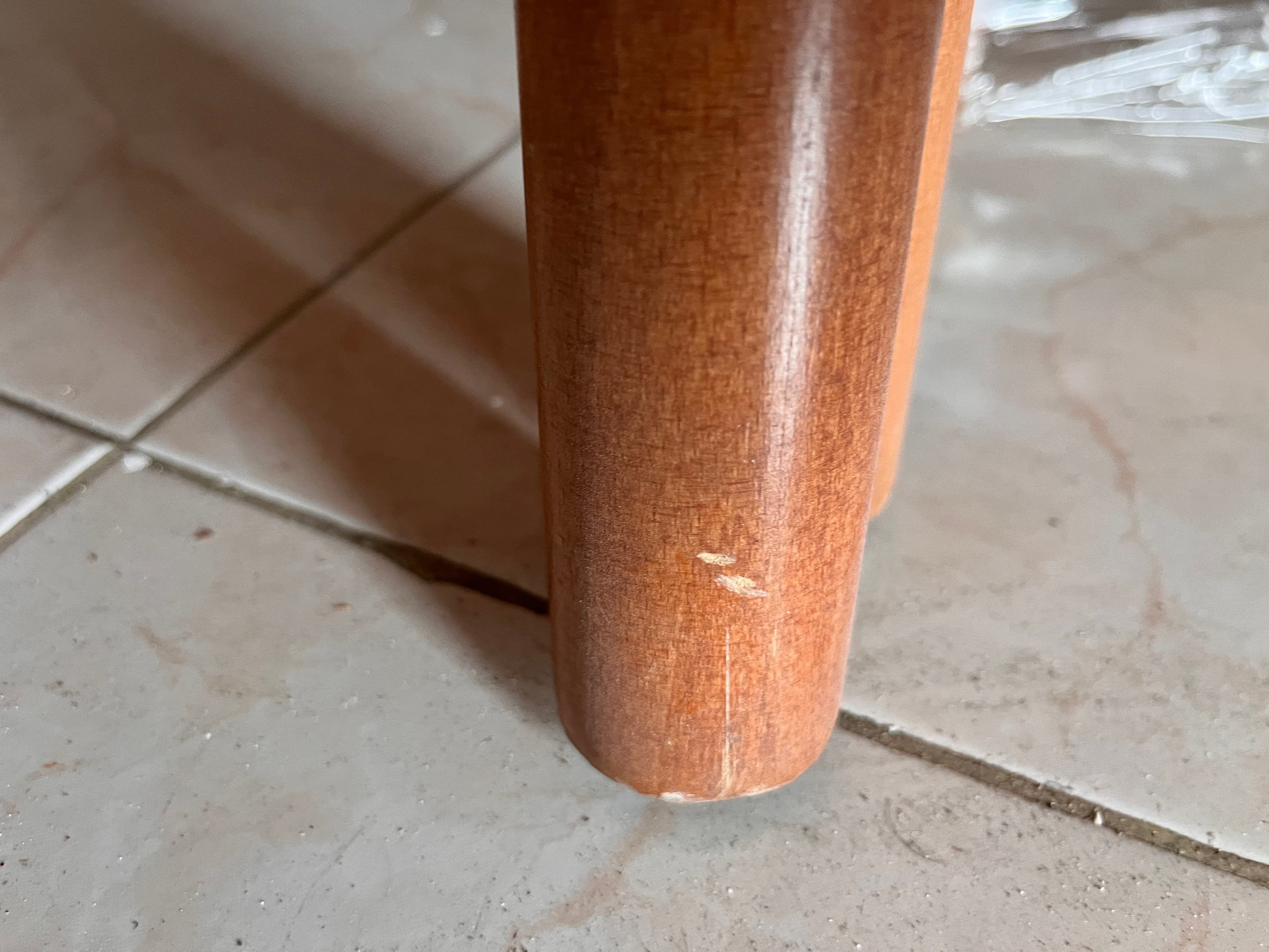 Cama com estrutura em madeira — imagem 2