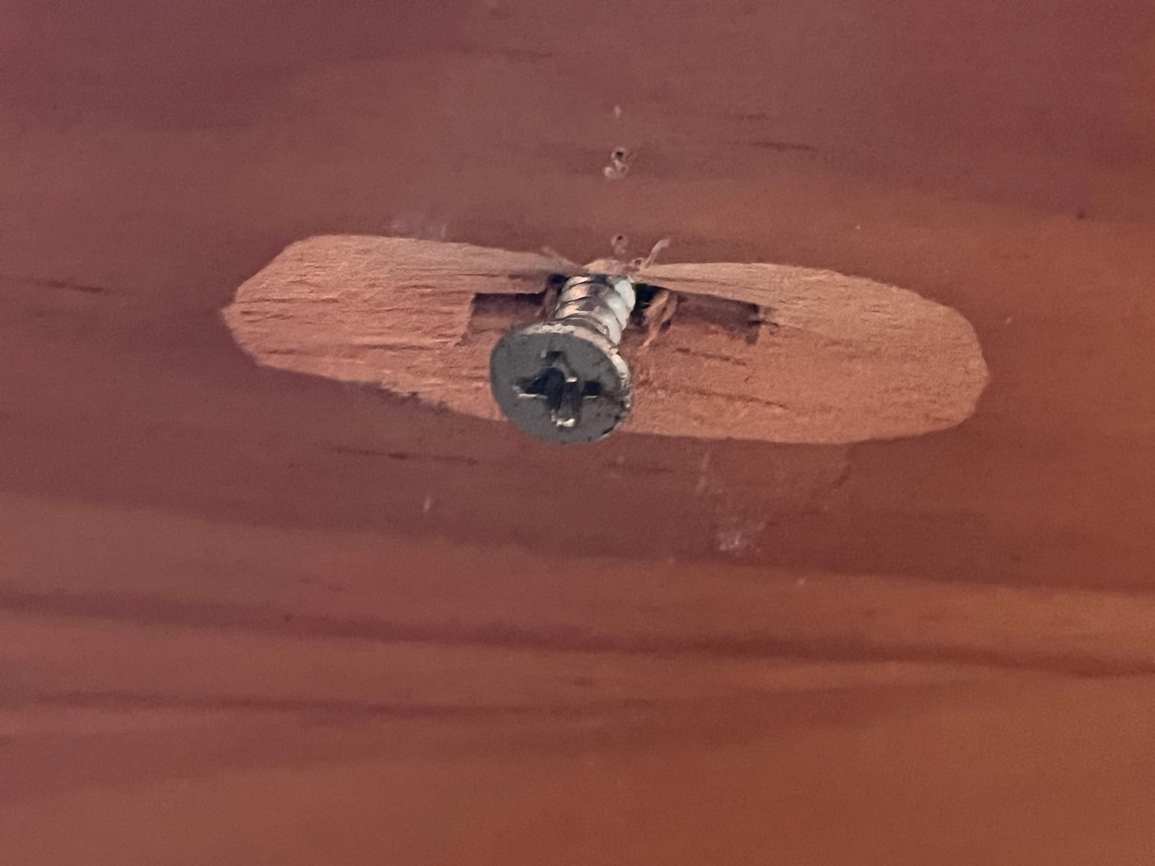 Cama com estrutura em madeira — image 3